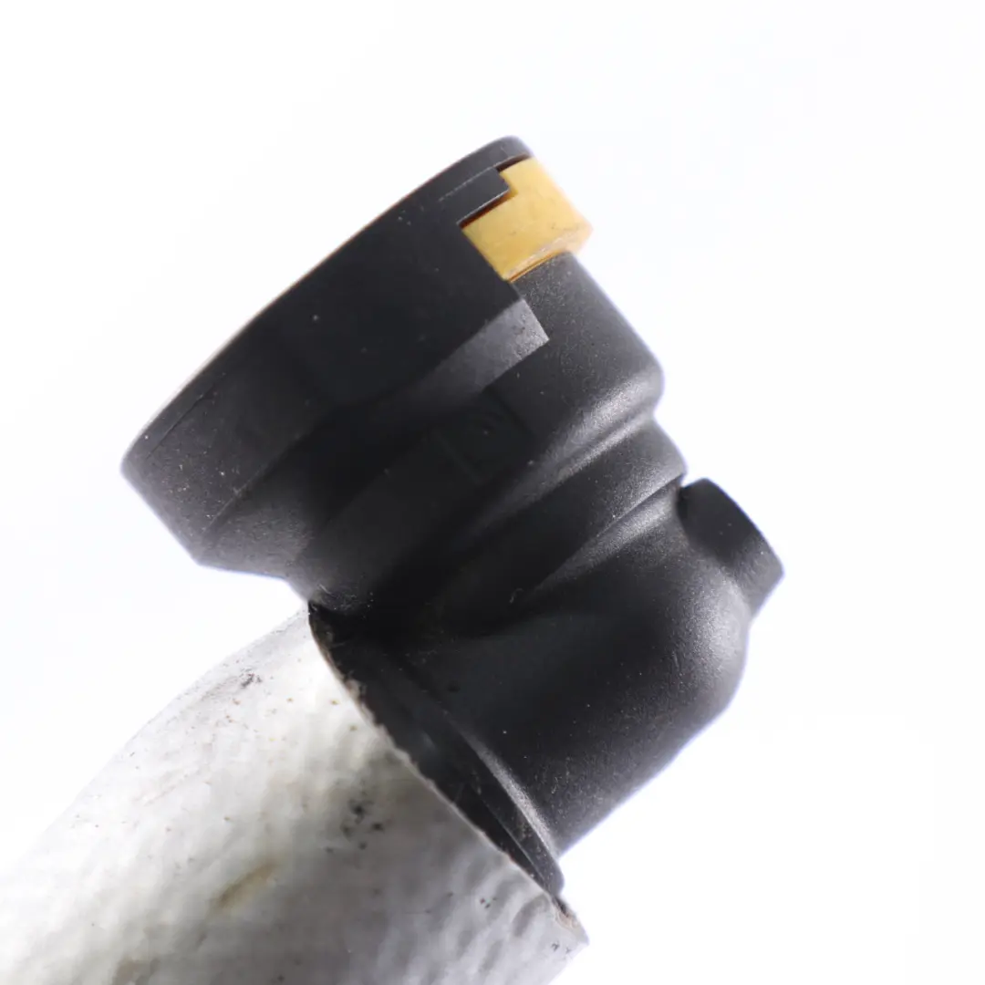 Tubo respiradero motor para Renault Clio II Megane II Laguna III 1.5 dCi con número de pieza 118297586R Renault Clio II Megane II Laguna III 1.5 dCi Tubo respiradero motor - SKU 118297586R - Número de pieza 118297586R