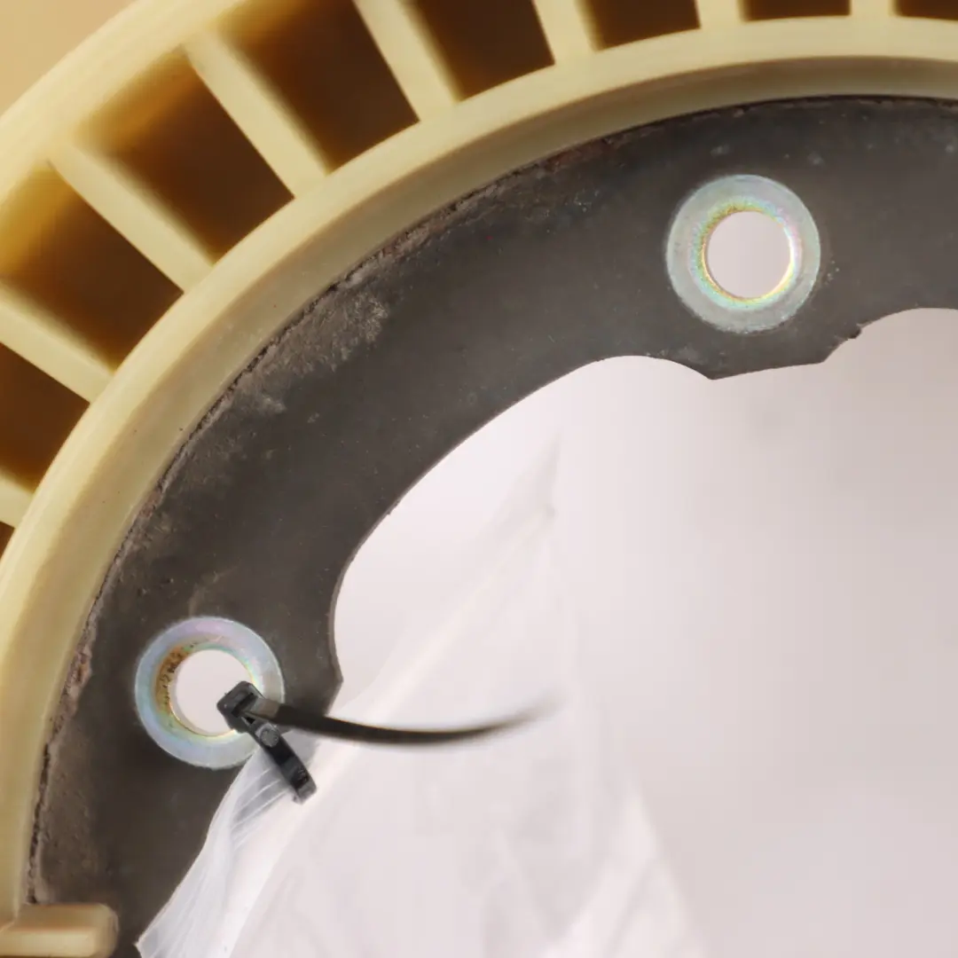 Radiator Fan Blade DAF 85CF 95XF Diesel Engine Cooling Radiator Viscous to with Part number 1315854 Radiator Fan Blade DAF 85CF 95XF Diesel Engine Cooling Radiator Viscous - SKU 1315854 - Part number 1315854