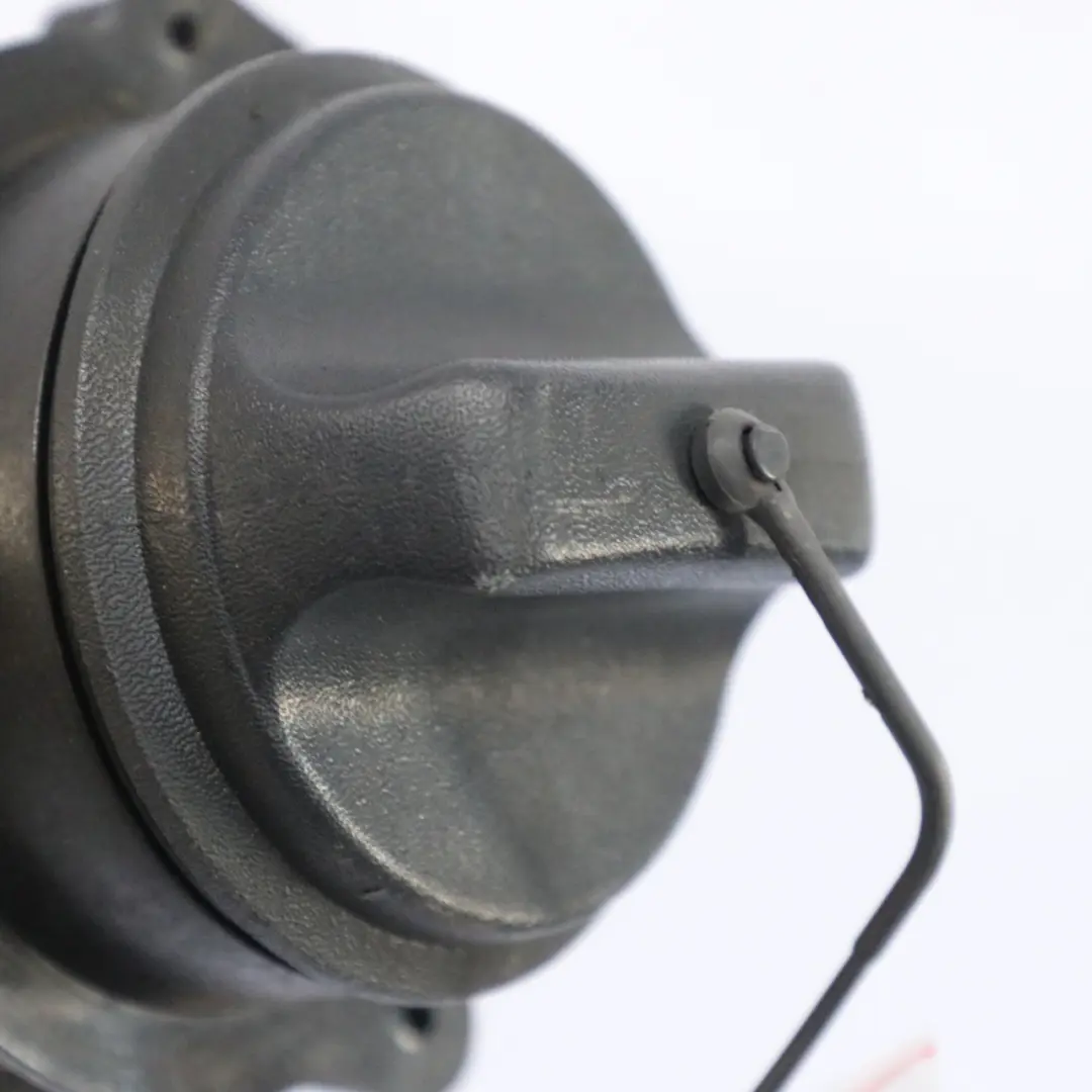 Tuyau de remplissage de carburant pour Renault Trafic III Vivaro B Diesel à propos du numéro de pièce 172214036R Renault Trafic III Vivaro B Diesel Tuyau de remplissage de carburant - SKU 172214036R - Numéro de pièce 172214036R