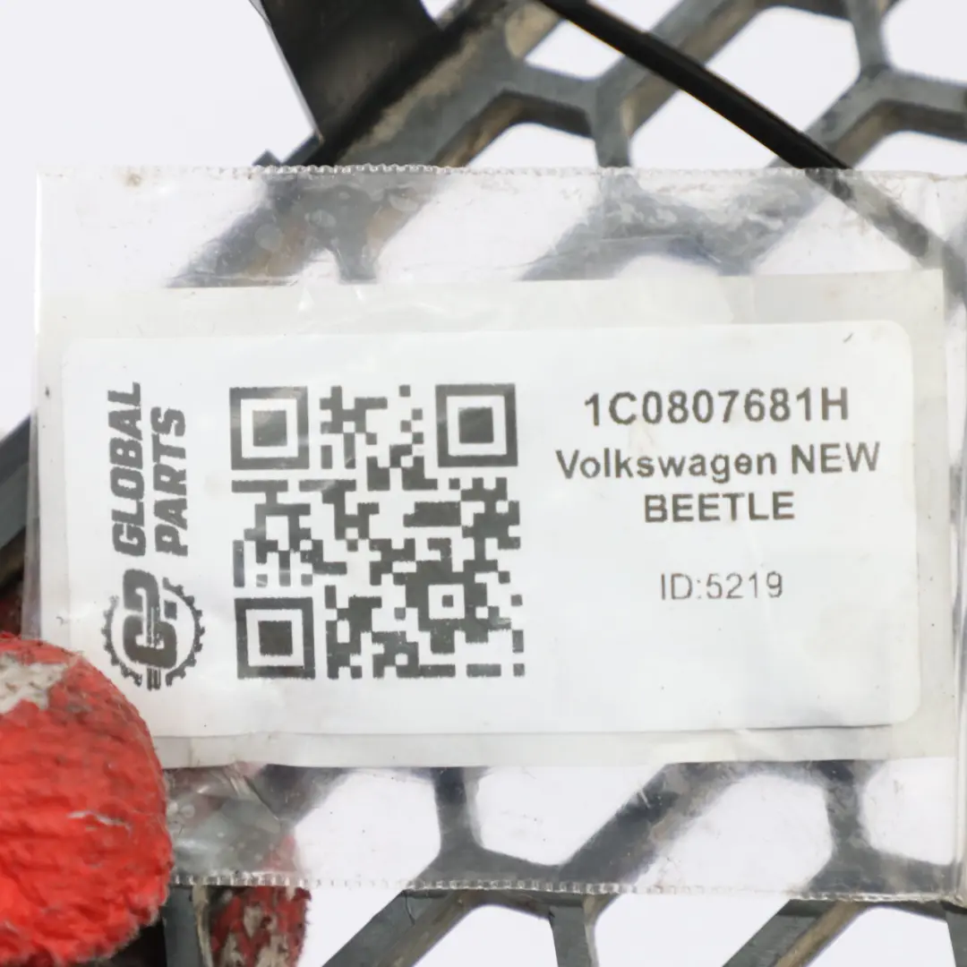 Parachoques delantero Volkswagen Beetle Rejilla inferior alveolada para con número de pieza 1C0807681H Parachoques delantero Volkswagen Beetle Rejilla inferior alveolada - SKU 1C0807681H - Número de pieza 1C0807681H