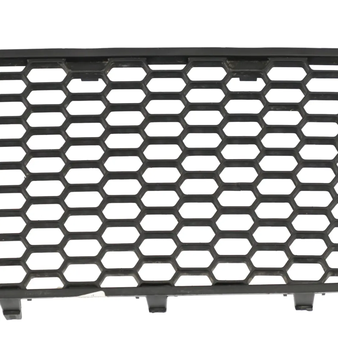 Käfer Front Stoß Stange Unten Mitte Waben Gitter für Volkswagen mit Teilenummer 1C0807681H Volkswagen Käfer Front Stoß Stange Unten Mitte Waben Gitter - SKU 1C0807681H - Teilenummer 1C0807681H