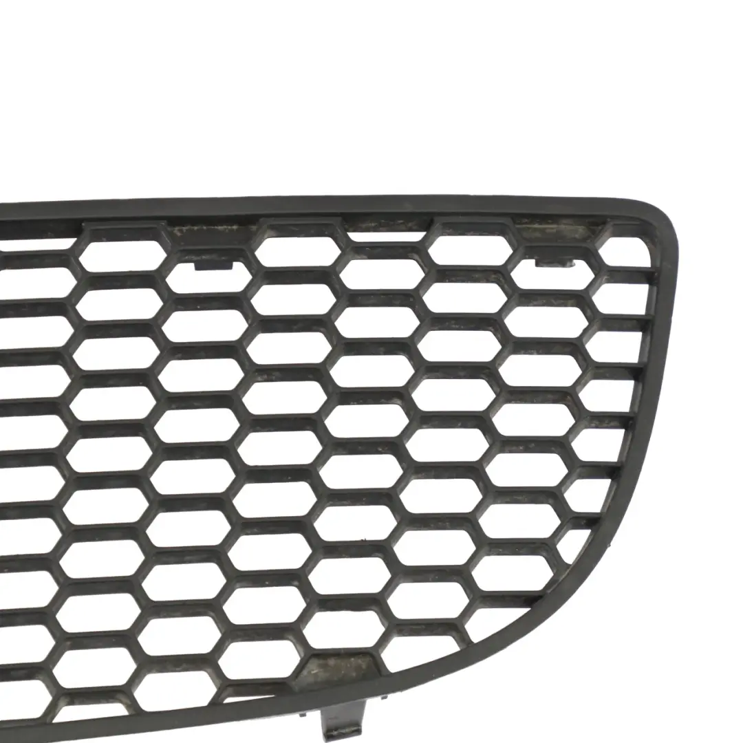 Pare-chocs Grille centrale inférieure nid d'abeille pour Volkswagen Beetle à propos du numéro de pièce 1C0807681H Volkswagen Beetle Pare-chocs Grille centrale inférieure nid d'abeille - SKU 1C0807681H - Numéro de pièce 1C0807681H
