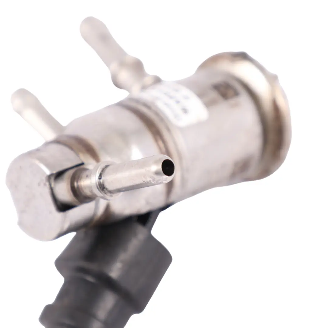 AdBlue Injector Injection Nozzle to Renault Trafic 3 with Part number 208997976R Renault Trafic 3 AdBlue Injector Injection Nozzle - SKU 208997976R - Part number 208997976R