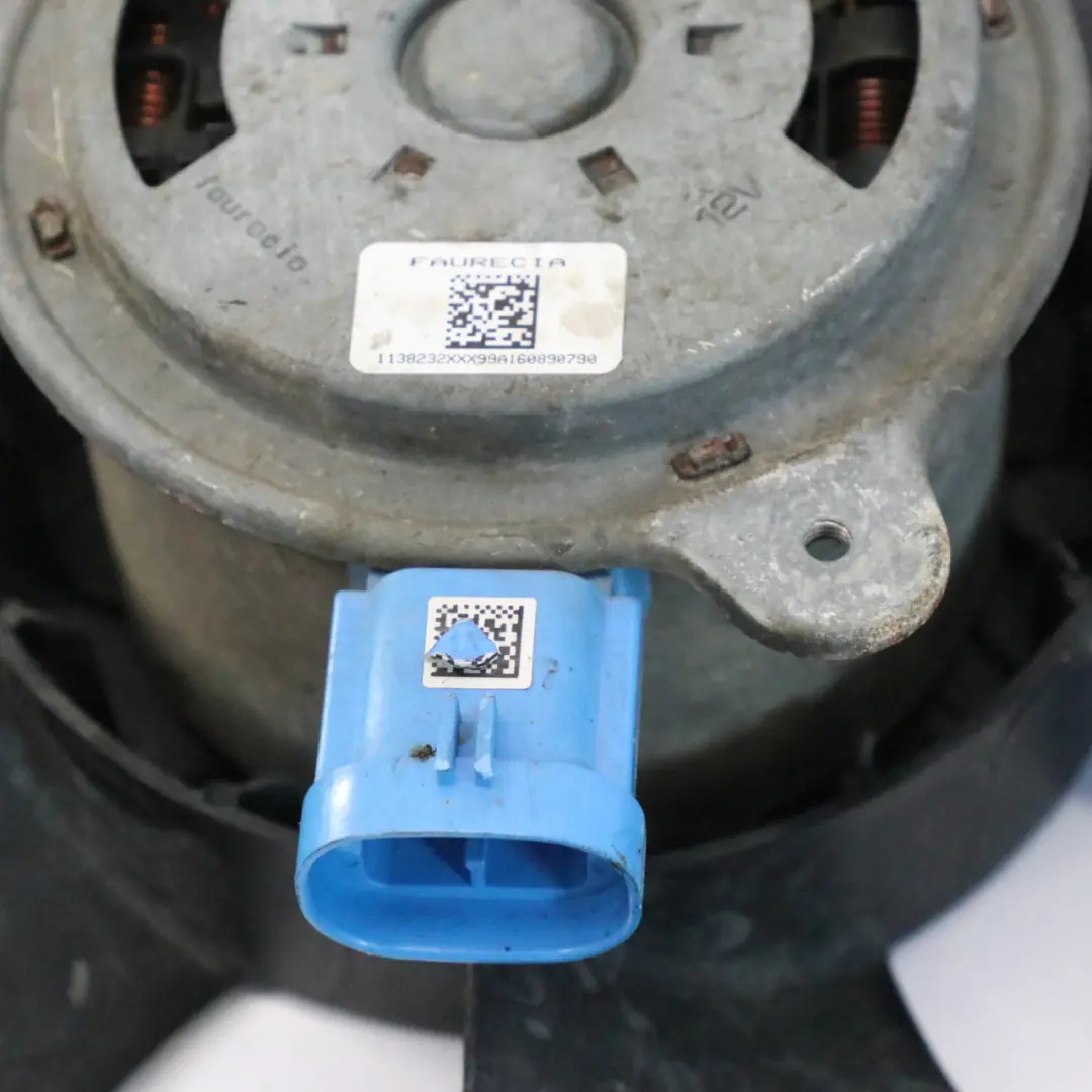 Motore Ventola Radiatore Lama 214818795R per Renault Trafic III Vivaro B 1.6 DCI con numero di parte 214818795R-1 Renault Trafic III Vivaro B 1.6 DCI Motore Ventola Radiatore Lama 214818795R - SKU 214818795R-1 - Numero di parte 214818795R-1