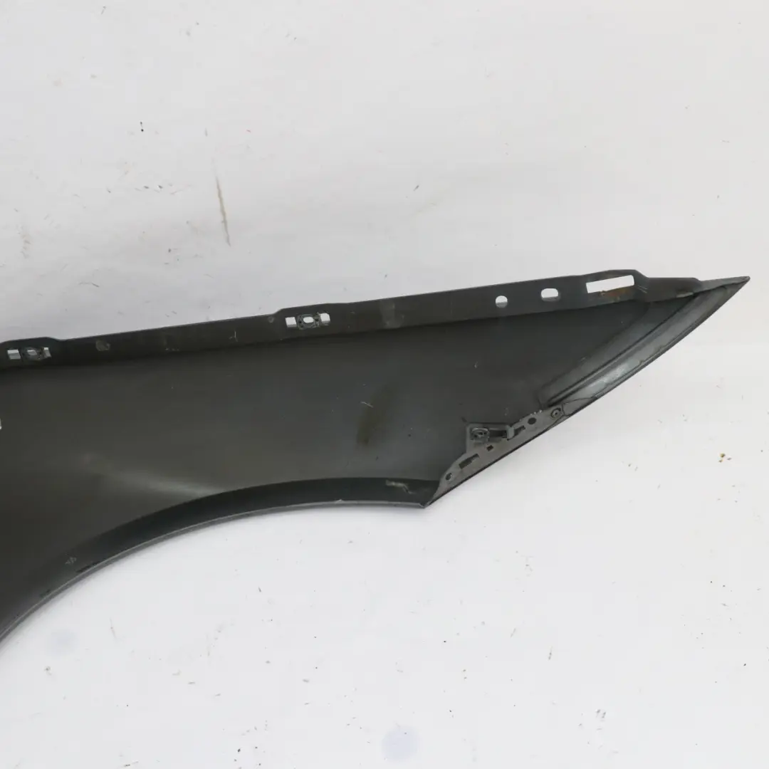 Panel Lateral Guardabarros Delantero Izquierdo Spacegrau Gris A52 para BMW E92 E93 con número de pieza 2155919 BMW E92 E93 Panel Lateral Guardabarros Delantero Izquierdo Spacegrau Gris A52 - SKU 2155919-SCG4 - Número de pieza 2155919