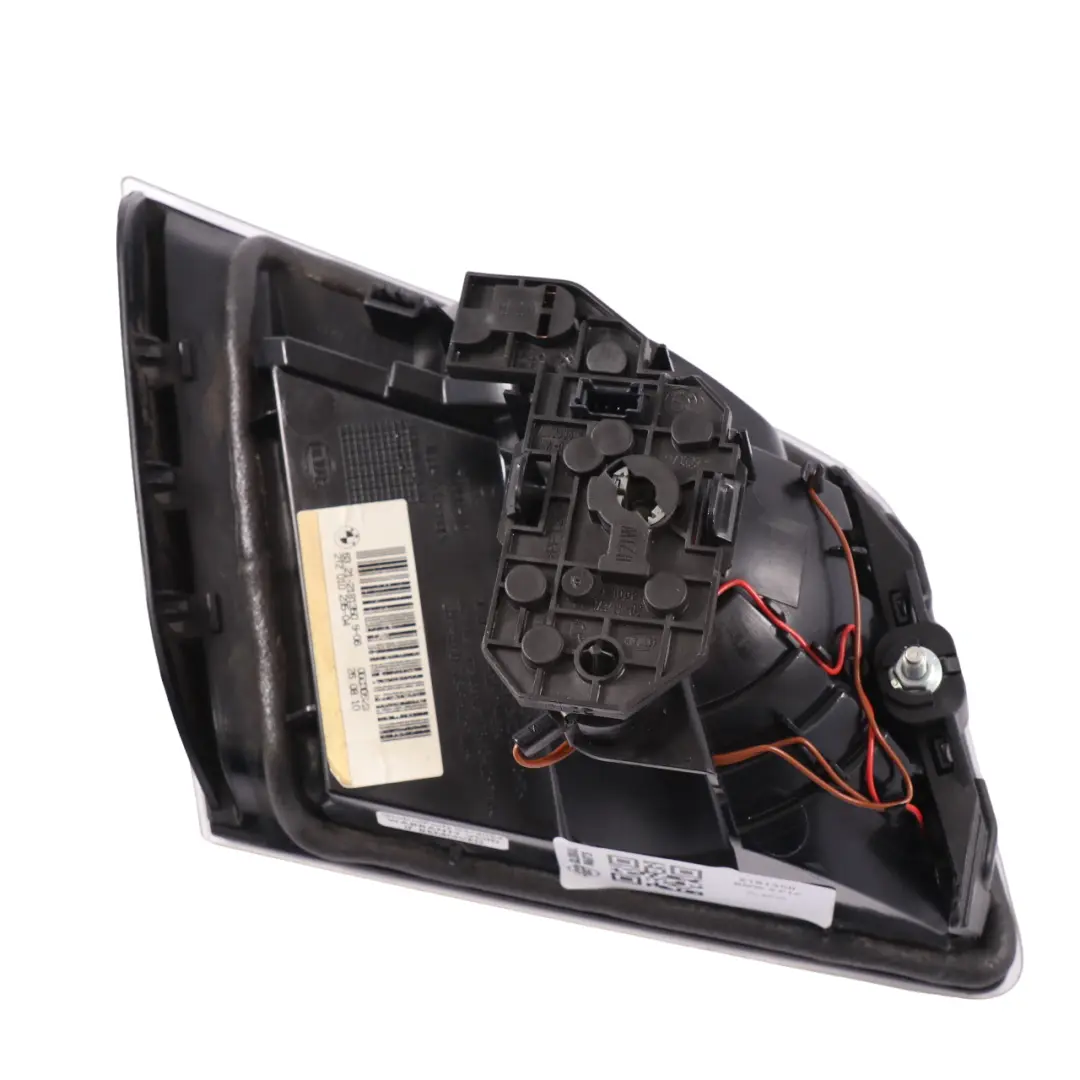 Blanca Luz Trasera Tapa Maletero Derecho para BMW F10 520d 530i Linea con número de pieza 2181350 BMW F10 520d 530i Linea Blanca Luz Trasera Tapa Maletero Derecho - SKU 2181350 - Número de pieza 2181350