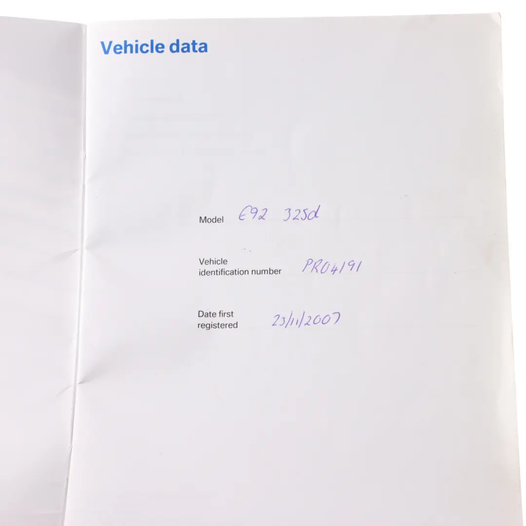 Service Booklet Owner's Handbook Instructions Pouch Case Wallet Set to BMW E92 with Part number 2600937 BMW E92 Service Booklet Owner's Handbook Instructions Pouch Case Wallet Set - SKU 2600937 - Part number 2600937