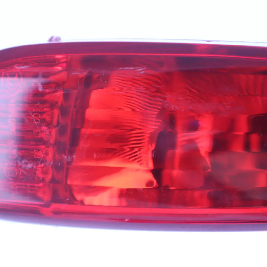 Paraurti posteriore Fendinebbia Destro per Mini Cooper R56 R57 R58 R59 con numero di parte 2751708 Mini Cooper R56 R57 R58 R59 Paraurti posteriore Fendinebbia Destro - SKU 2751708-1 - Numero di parte 2751708