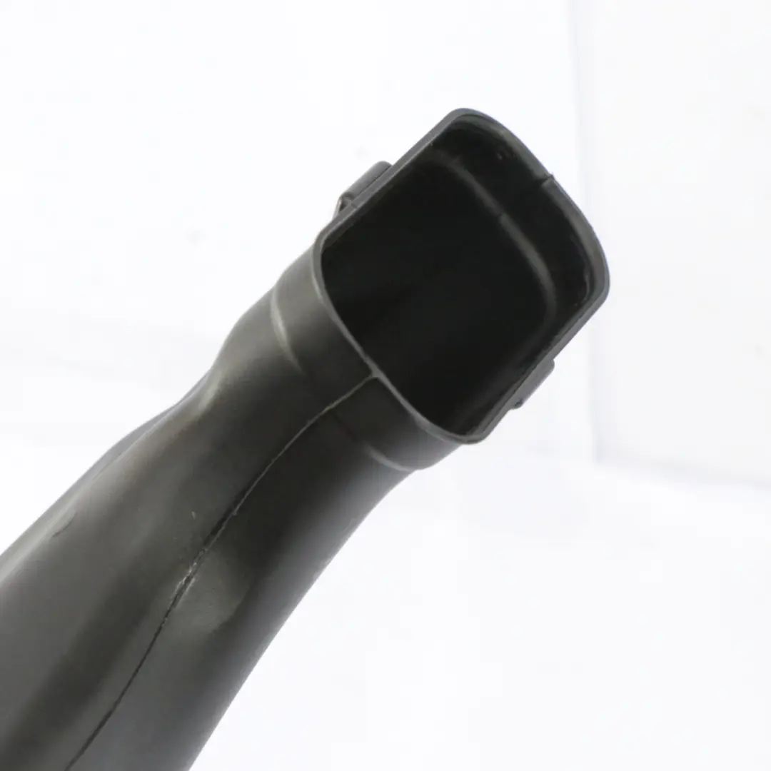 Conduit D'Admission D'Air Avant Droit pour Renault Trafic III à propos du numéro de pièce 278709662R Renault Trafic III Conduit D'Admission D'Air Avant Droit - SKU 278709662R - Numéro de pièce 278709662R