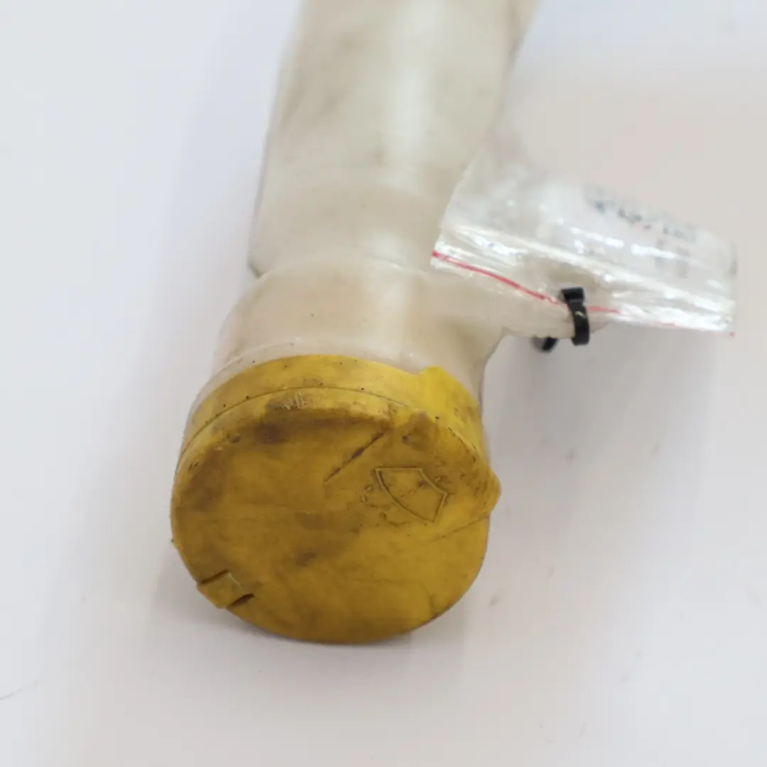 Réservoir lave glace Renault Trafic 3 Opel Vivaro B Réservoir liquide pour à propos du numéro de pièce 289105773R Réservoir lave glace Renault Trafic 3 Opel Vivaro B Réservoir liquide - SKU 289105773R - Numéro de pièce 289105773R