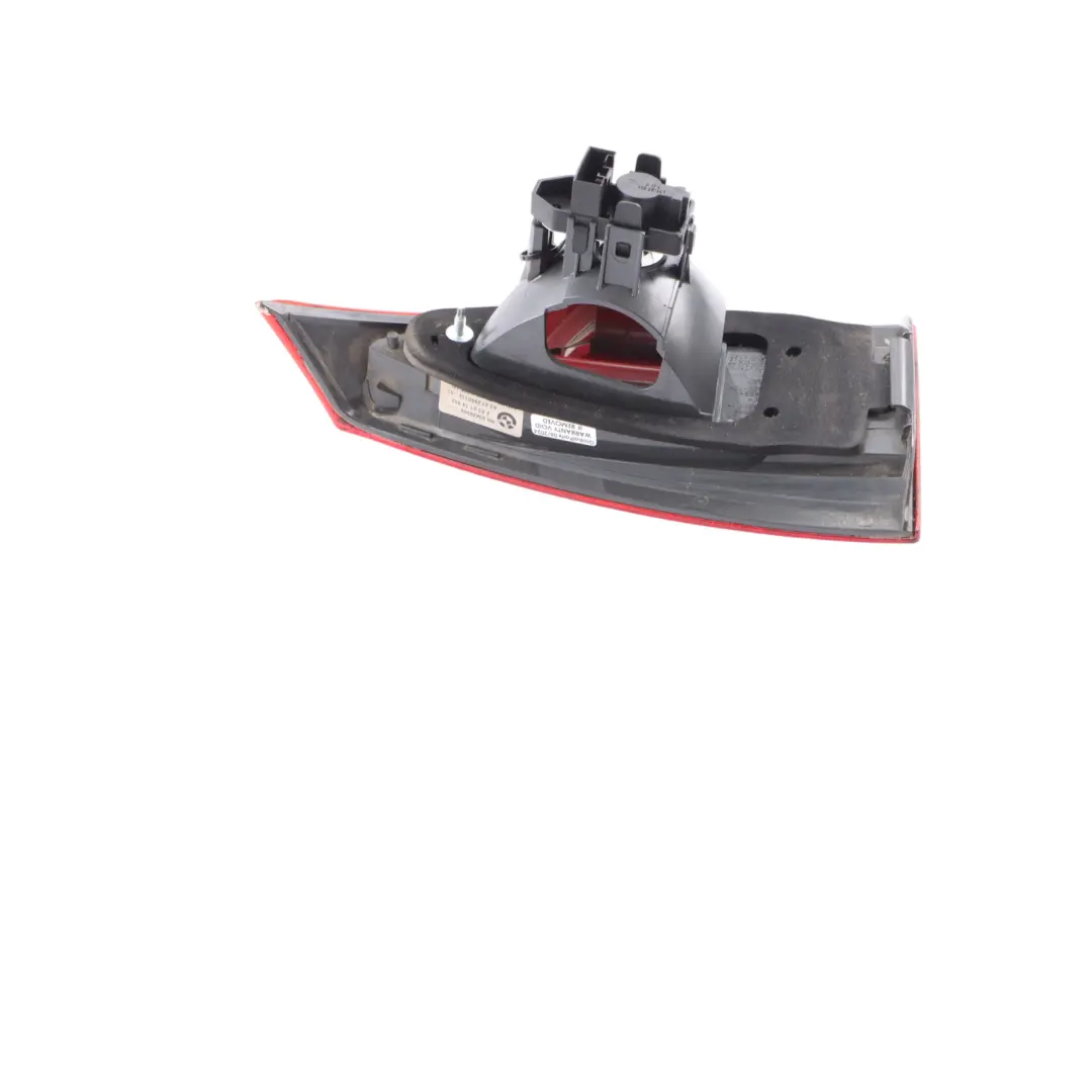 Lampada Posteriore Luce Nel Bagagliaio Portellone Destro Lato per BMW E84 con numero di parte 2990114 BMW E84 Lampada Posteriore Luce Nel Bagagliaio Portellone Destro Lato - SKU 2990114-2 - Numero di parte 2990114