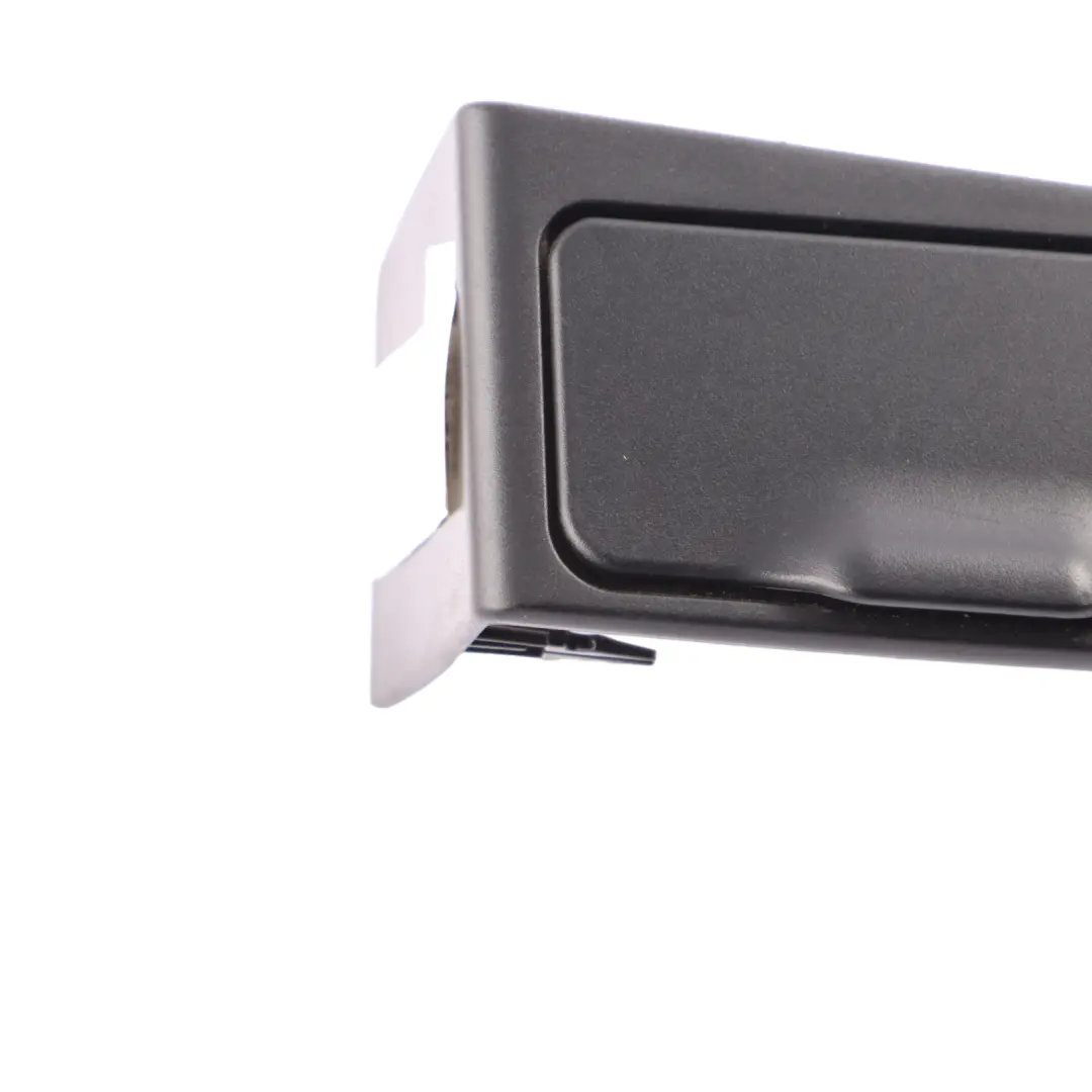 Portacenere Posteriore Sinistro Nero per BMW E83 con numero di parte 3416197 BMW E83 Portacenere Posteriore Sinistro Nero - SKU 3416197 - Numero di parte 3416197