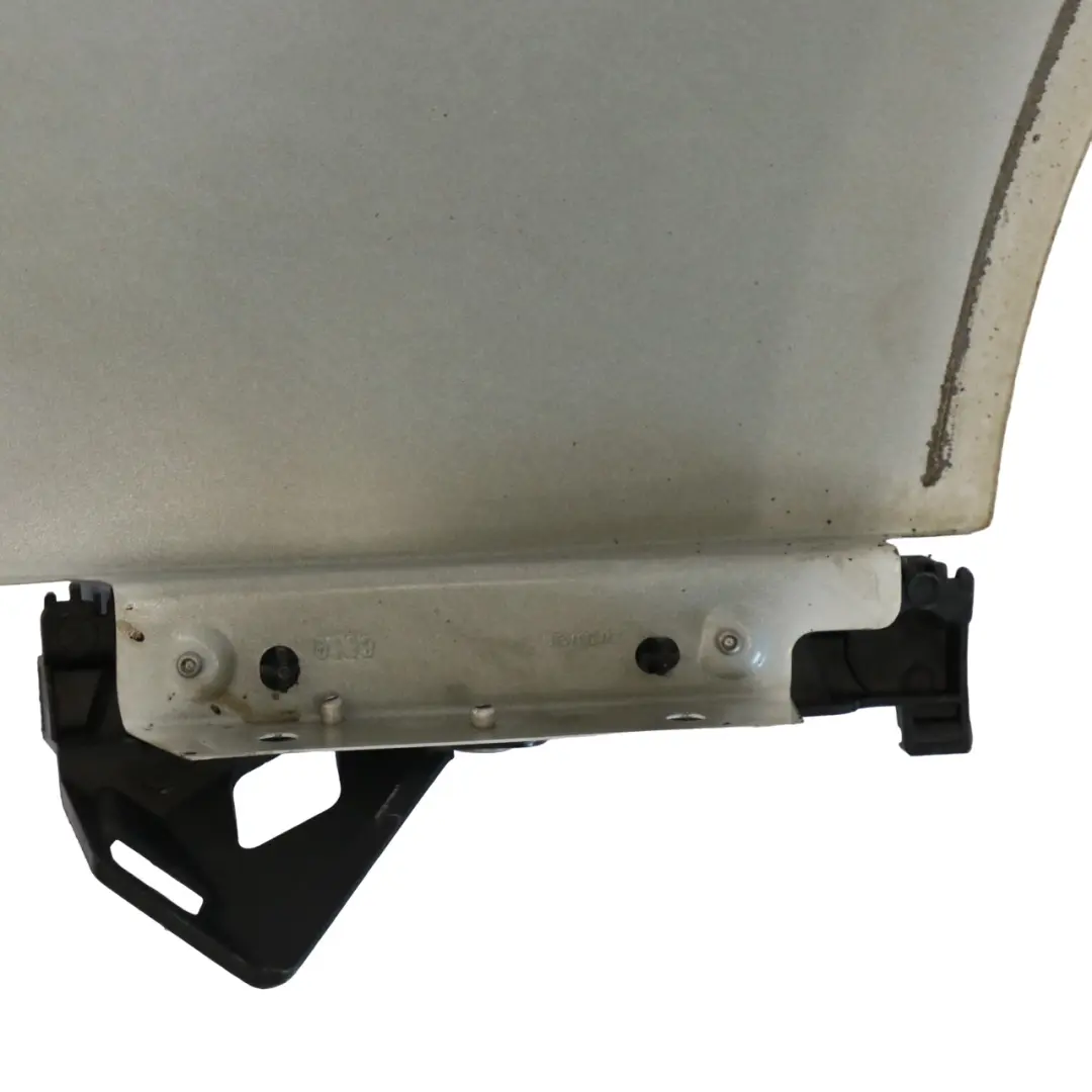 Panneau latéral Cache aile avant droite blanc glacier - 389 pour Renault Trafic III à propos du numéro de pièce 631001616 Renault Trafic III Panneau latéral Cache aile avant droite blanc glacier - 389 - SKU 631001616-ICW1 - Numéro de pièce 631001616