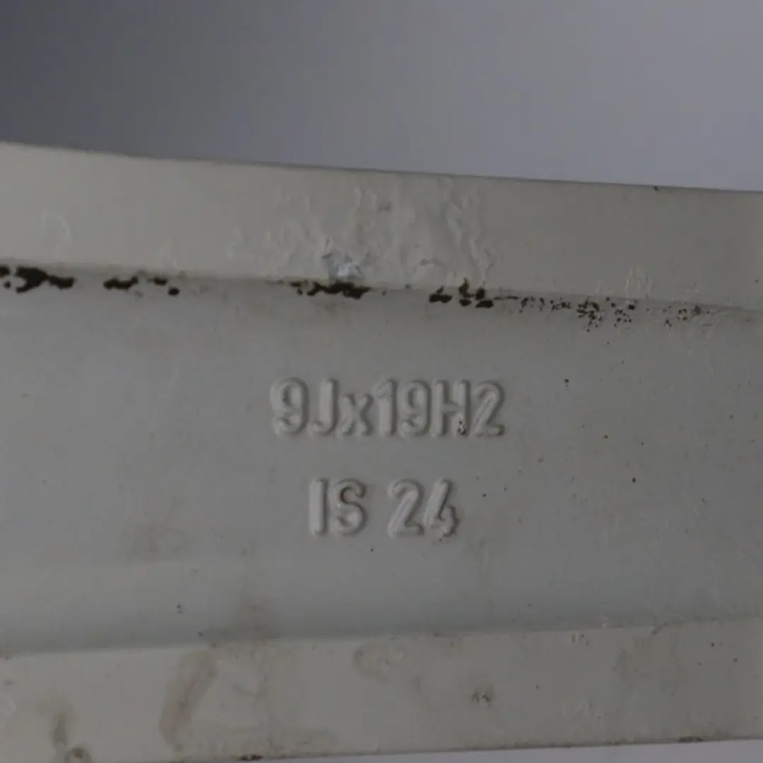 Vorder Rad Silber Alufelge 19 Zoll Stern Speiche 95 ET:24 9J für BMW E65 mit Teilenummer 6753241 BMW E65 Vorder Rad Silber Alufelge 19 Zoll Stern Speiche 95 ET:24 9J - SKU 6753241-3 - Teilenummer 6753241