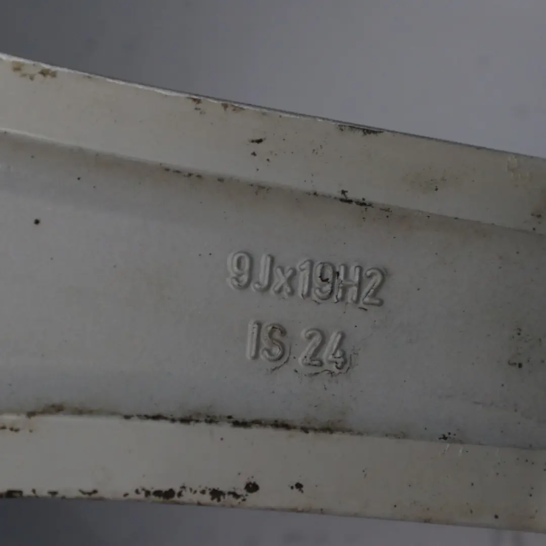 Front Silver Wheel Alloy Rim 19" Star Spoke 95 ET:24 9J to BMW E65 with Part number 6753241 BMW E65 Front Silver Wheel Alloy Rim 19" Star Spoke 95 ET:24 9J - SKU 6753241-4 - Part number 6753241