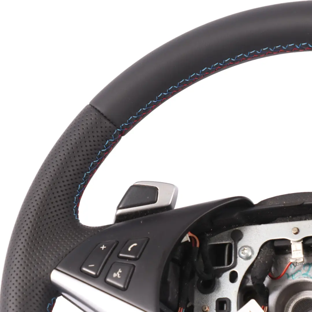 Kierownica NOWA Czarna Skóra Łopatki Asystent Pasa Ruchu do BMW E60 LCI o numerze 6774124 BMW E60 LCI Kierownica NOWA Czarna Skóra Łopatki Asystent Pasa Ruchu - SKU 6774124-1 - Numer Części 6774124