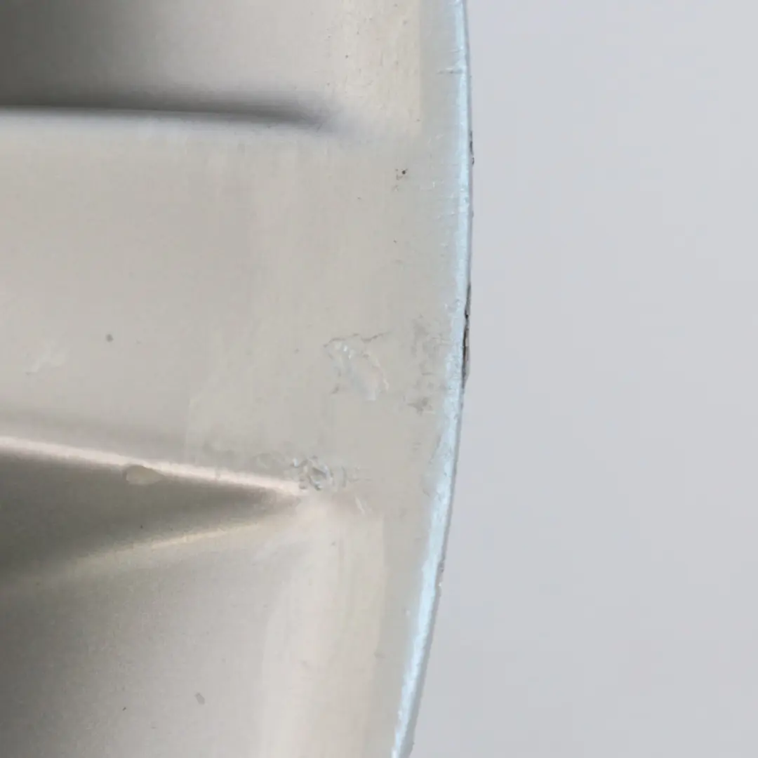 Srebrna Felga Aluminiowa 19" 8,5J ET:25 do BMW F01 F02 F07 GT o numerze 6775404 BMW F01 F02 F07 GT Srebrna Felga Aluminiowa 19" 8,5J ET:25 - SKU 6775404-2 - Numer Części 6775404