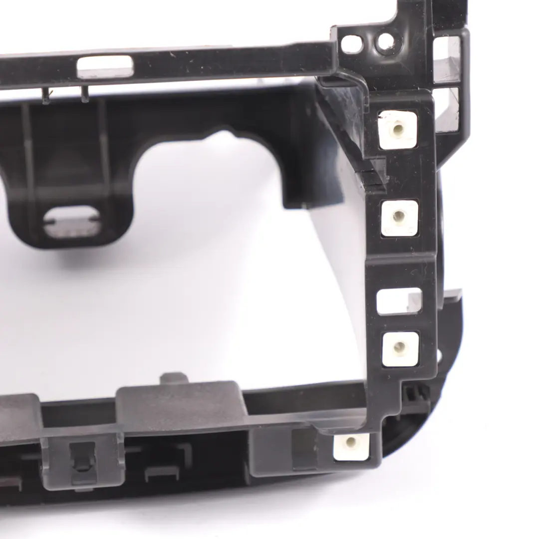 Soporte de radio Renault Trafic 3 para con número de pieza 678700458R Soporte de radio Renault Trafic 3 - SKU 678700458R - Número de pieza 678700458R