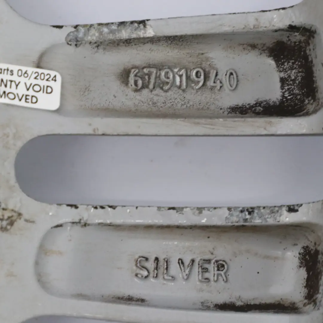 Cerchio ruota Mini Cooper One R55 R56 R57 R58 Lega 16" 6,5J 6-Star due razze 119 per con numero di parte 6791940 Cerchio ruota Mini Cooper One R55 R56 R57 R58 Lega 16" 6,5J 6-Star due razze 119 - SKU 6791940-4 - Numero di parte 6791940