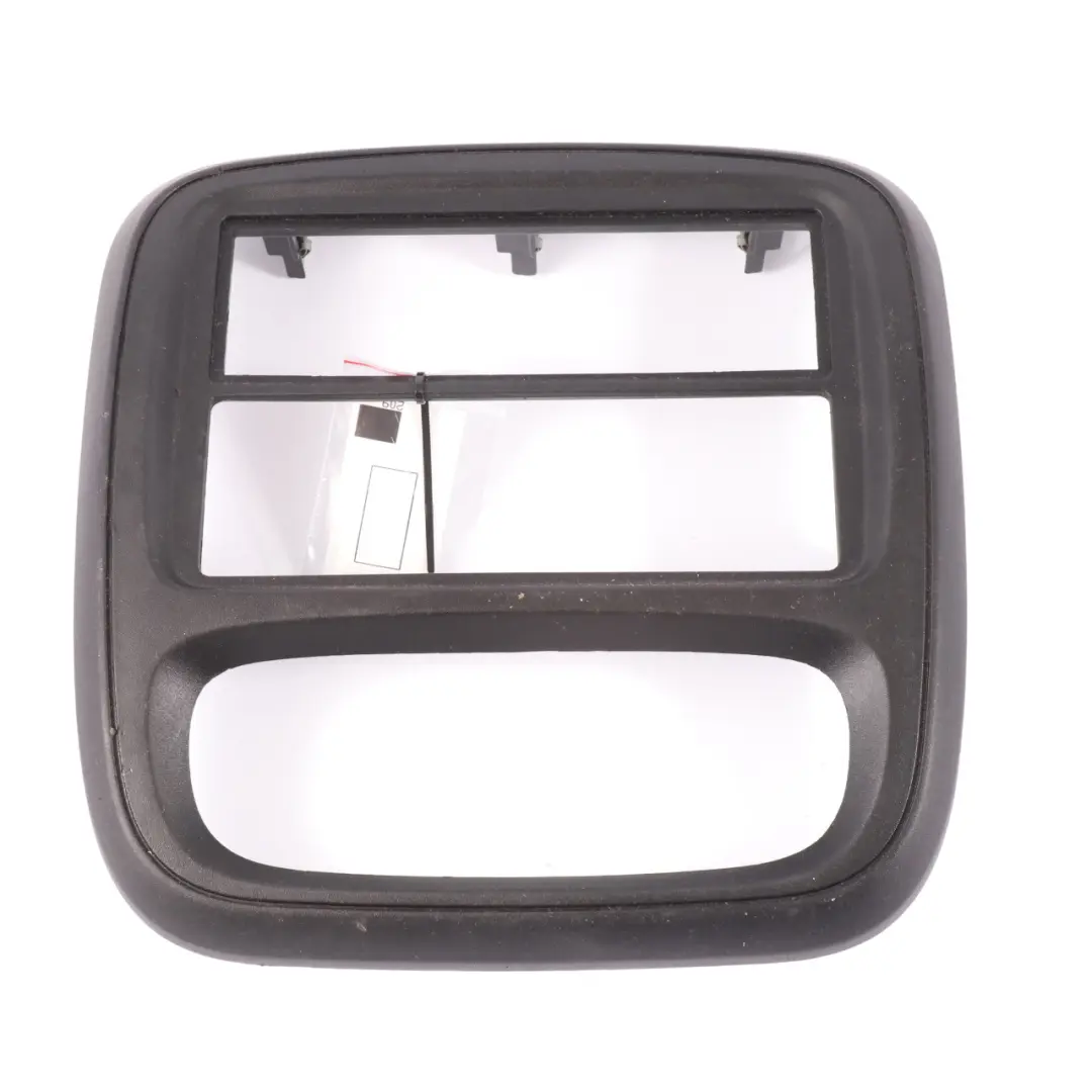 Panel embellecedor salpicadero delantero para Renault Trafic III Vivaro B con número de pieza 682603912R Renault Trafic III Vivaro B Panel embellecedor salpicadero delantero - SKU 682603912R - Número de pieza 682603912R