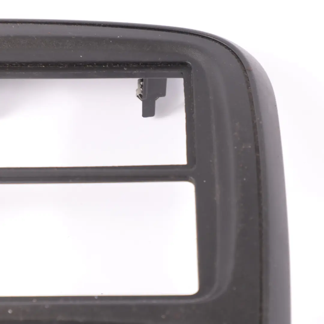 Panel embellecedor salpicadero delantero para Renault Trafic III Vivaro B con número de pieza 682603912R Renault Trafic III Vivaro B Panel embellecedor salpicadero delantero - SKU 682603912R - Número de pieza 682603912R