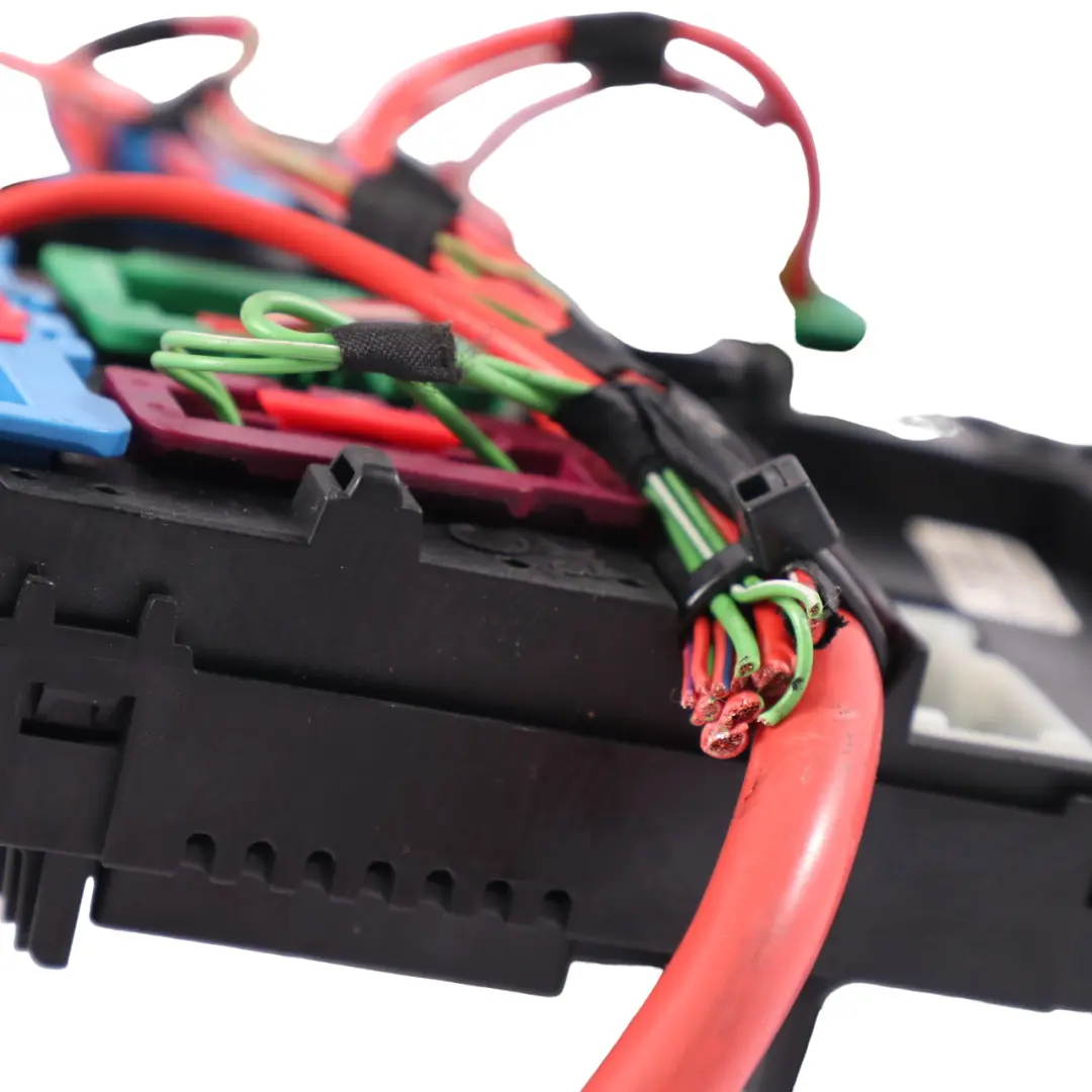 Caja de relés de fusibles Unidad de control ECU 8795477 para BMW X3 G01 con número de pieza 6828076 BMW X3 G01 Caja de relés de fusibles Unidad de control ECU 8795477 - SKU 6828076-1 - Número de pieza 6828076