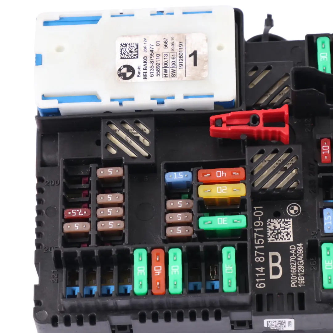 Scatola Relè Fusibili Centralina ECU 8795477 per BMW X3 G01 con numero di parte 6828076 BMW X3 G01 Scatola Relè Fusibili Centralina ECU 8795477 - SKU 6828076-1 - Numero di parte 6828076