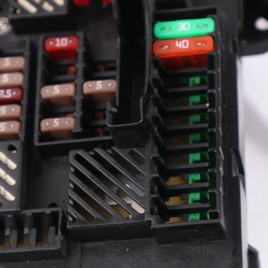 Sicherung Relais Box Steuergerät ECU 8795477 für BMW X3 G01 mit Teilenummer 6828076 BMW X3 G01 Sicherung Relais Box Steuergerät ECU 8795477 - SKU 6828076-1 - Teilenummer 6828076