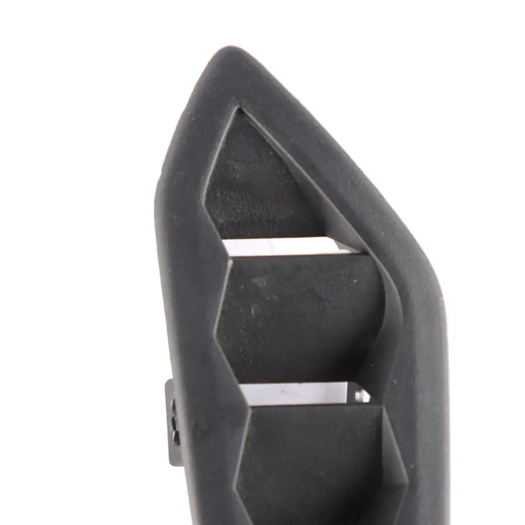 Trim Seite Fenster Entfroster Abdeckung Vent Rechts Schwarz für BMW F40 mit Teilenummer 6832718 BMW F40 Trim Seite Fenster Entfroster Abdeckung Vent Rechts Schwarz - SKU 6832718 - Teilenummer 6832718