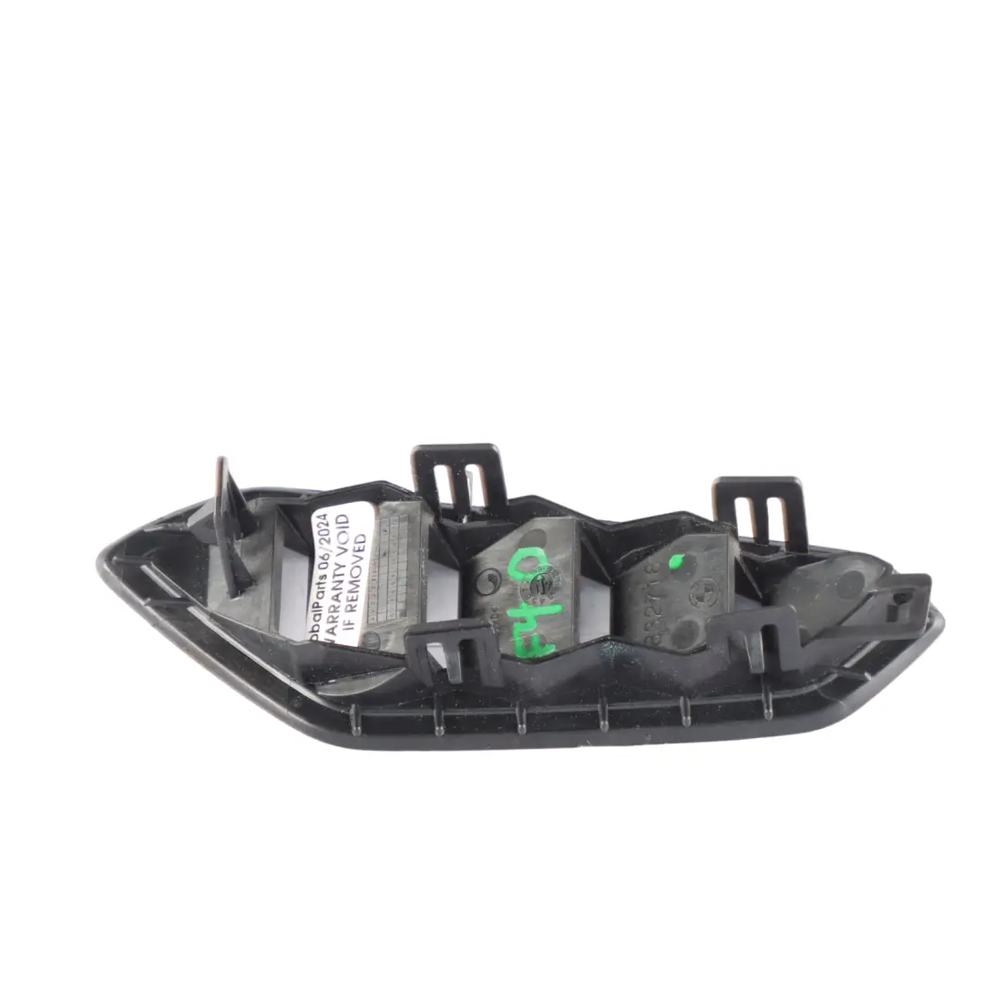 Embellecedor Ventana Lateral Desempañador Tapa Ventilación Derecha Negro para BMW F40 con número de pieza 6832718 BMW F40 Embellecedor Ventana Lateral Desempañador Tapa Ventilación Derecha Negro - SKU 6832718 - Número de pieza 6832718