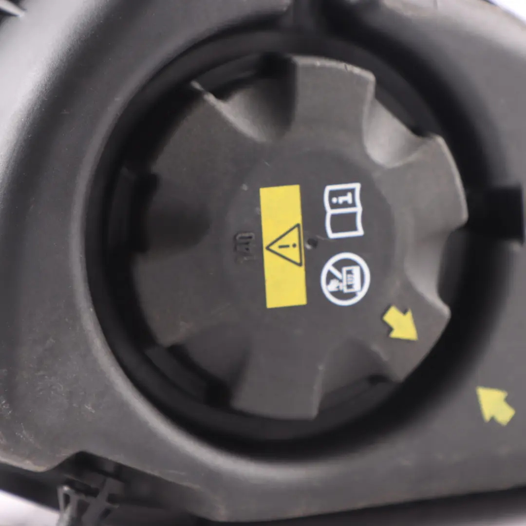 Zbiornik Wyrównawczy Płynu Chłodzącego do BMW G30 o numerze 9846642 BMW G30 Zbiornik Wyrównawczy Płynu Chłodzącego - SKU 9846642 - Numer Części 9846642