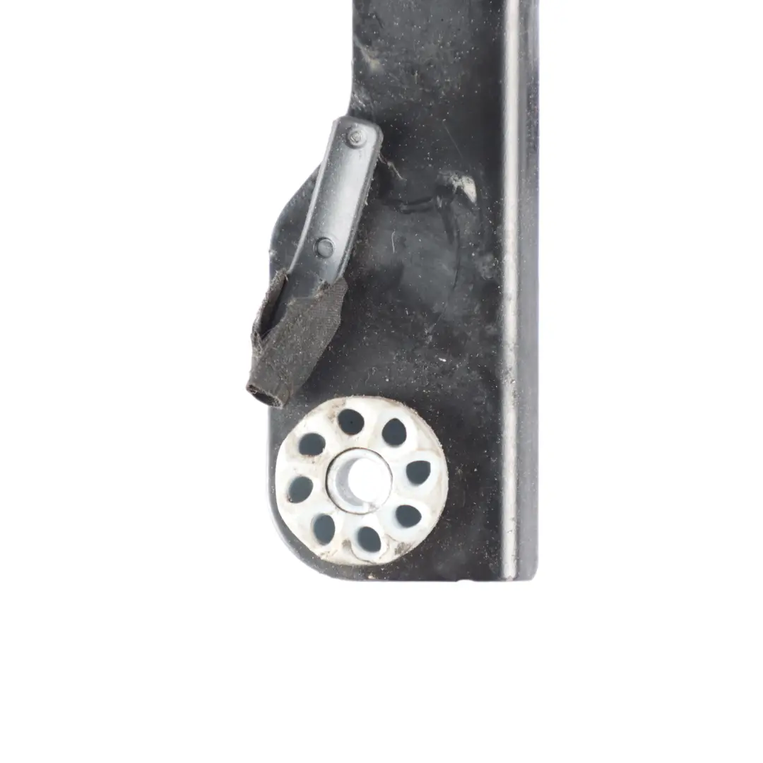 Vacuum Pump Bracket Support Holder to BMW G30 with Part number 6860882 BMW G30 Vacuum Pump Bracket Support Holder - SKU 6860882 - Part number 6860882