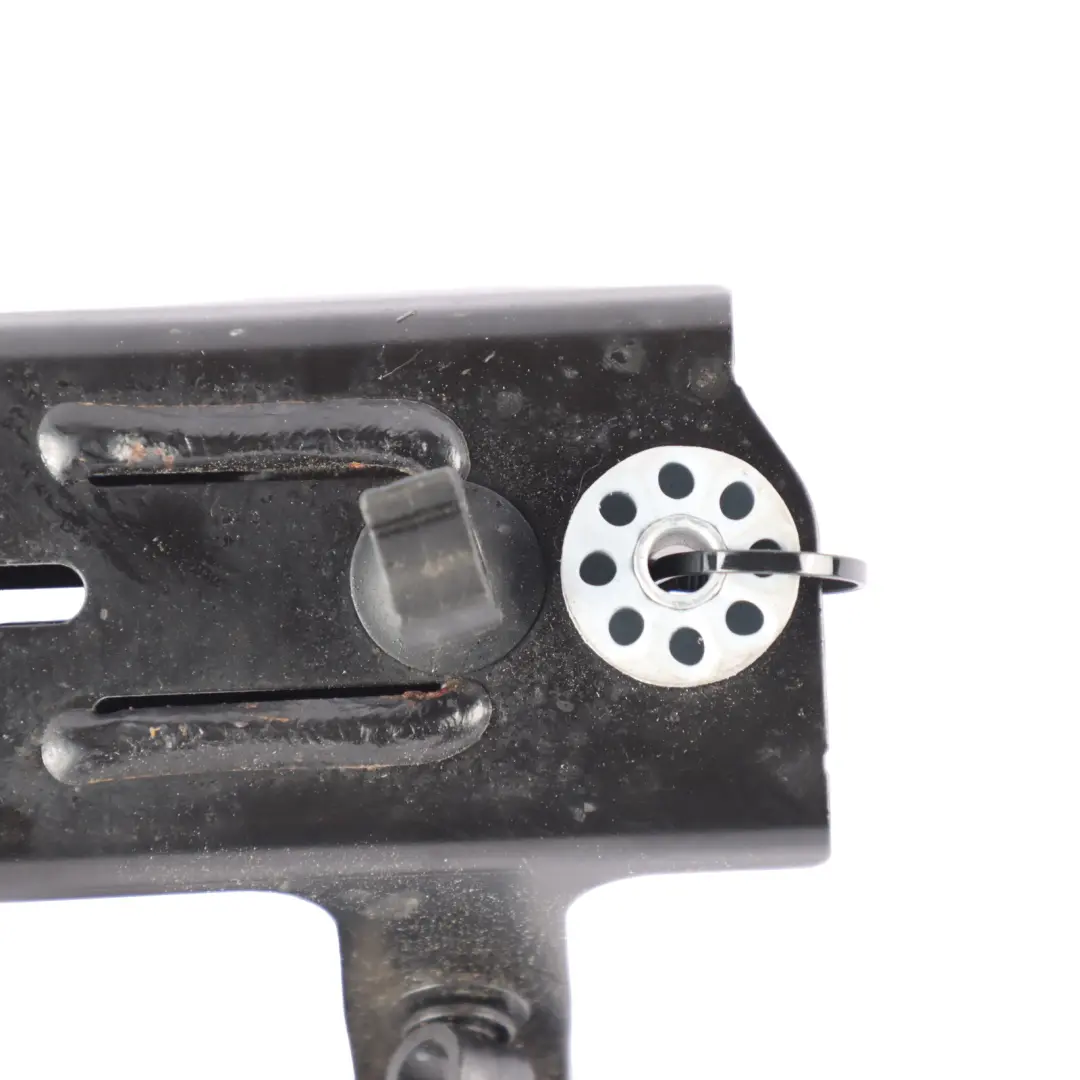 Vacuum Pump Bracket Support Holder to BMW G30 with Part number 6860882 BMW G30 Vacuum Pump Bracket Support Holder - SKU 6860882 - Part number 6860882