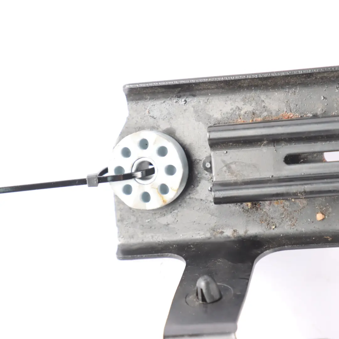 Vacuum Pump Bracket Support Holder to BMW G30 with Part number 6860882 BMW G30 Vacuum Pump Bracket Support Holder - SKU 6860882 - Part number 6860882