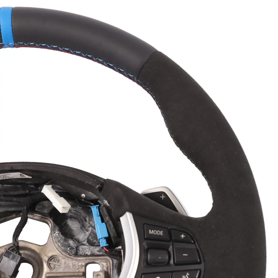 NUOVO in Pelle Nera Alcantara Sport Cambio Volante per Volante BMW F20 F30 F32 con numero di parte 6863343 Volante BMW F20 F30 F32 NUOVO in Pelle Nera Alcantara Sport Cambio Volante - SKU 6863343-4 - Numero di parte 6863343