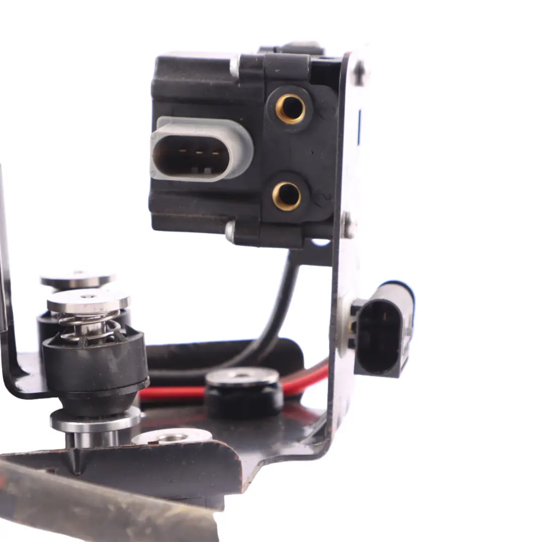 Motore compressore alimentazione aria 6789450 per BMW F01 F02 F07 F11 con numero di parte 6875176 BMW F01 F02 F07 F11 Motore compressore alimentazione aria 6789450 - SKU 6875176-1 - Numero di parte 6875176