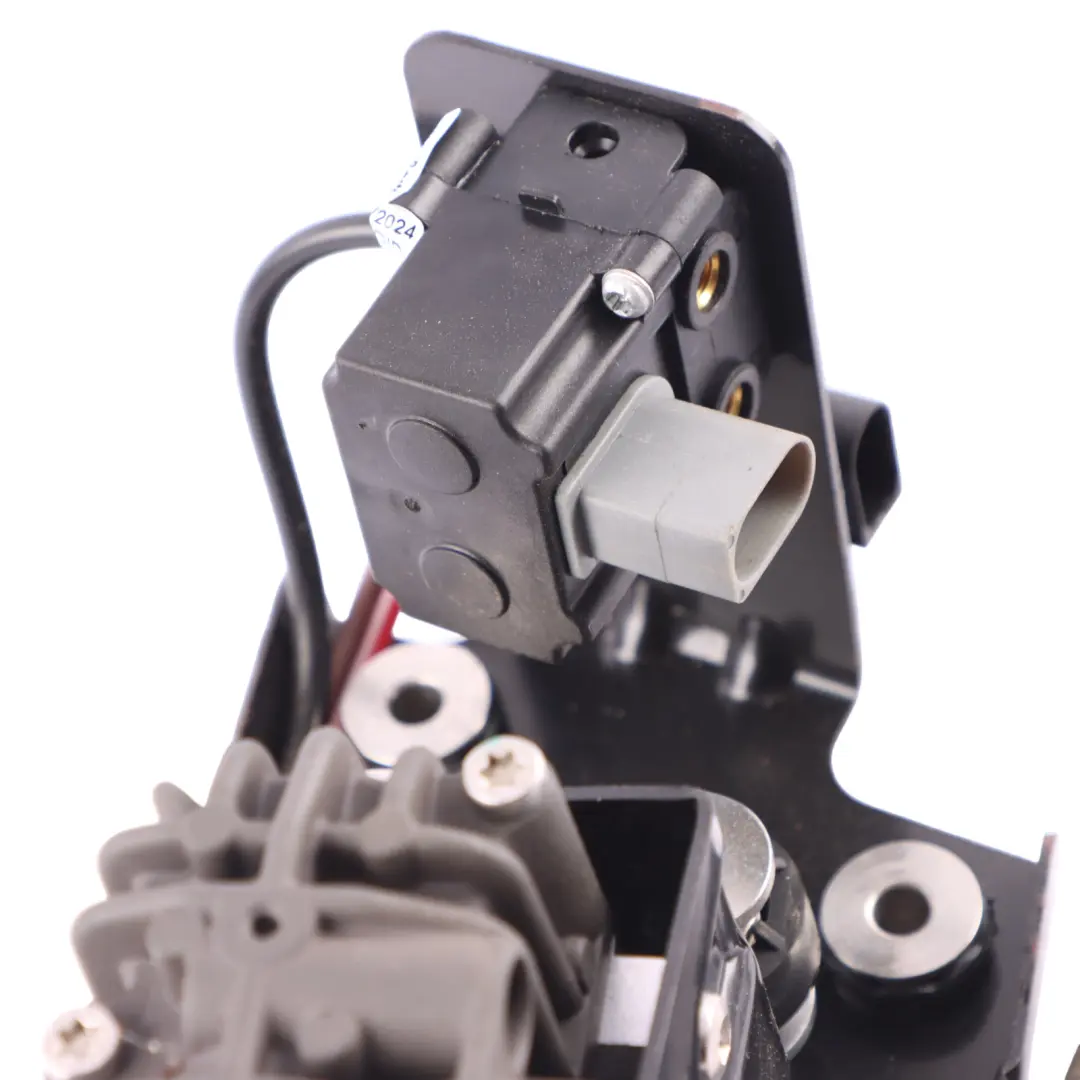 Moteur compresseur suspension d'alimentation air 6789450 pour BMW F01 F02 F07 à propos du numéro de pièce 6875176 BMW F01 F02 F07 Moteur compresseur suspension d'alimentation air 6789450 - SKU 6875176-1 - Numéro de pièce 6875176