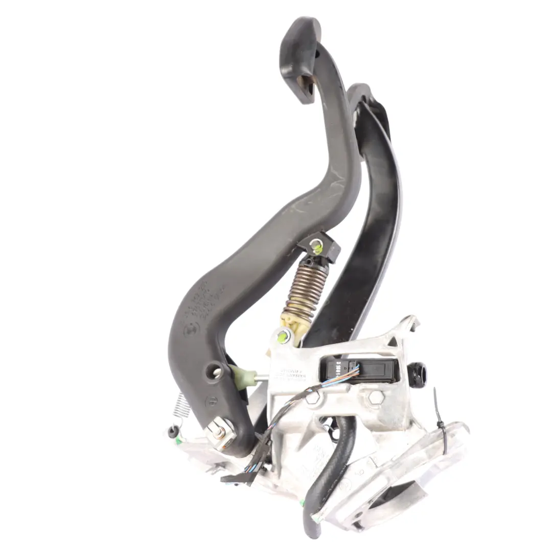 Complete Pedal Assembly BMW F20 F21 M135i M140i F22 M240i F80 M3 F82 M4 to with Part number 6876796 Complete Pedal Assembly BMW F20 F21 M135i M140i F22 M240i F80 M3 F82 M4 - SKU 6876796 - Part number 6876796