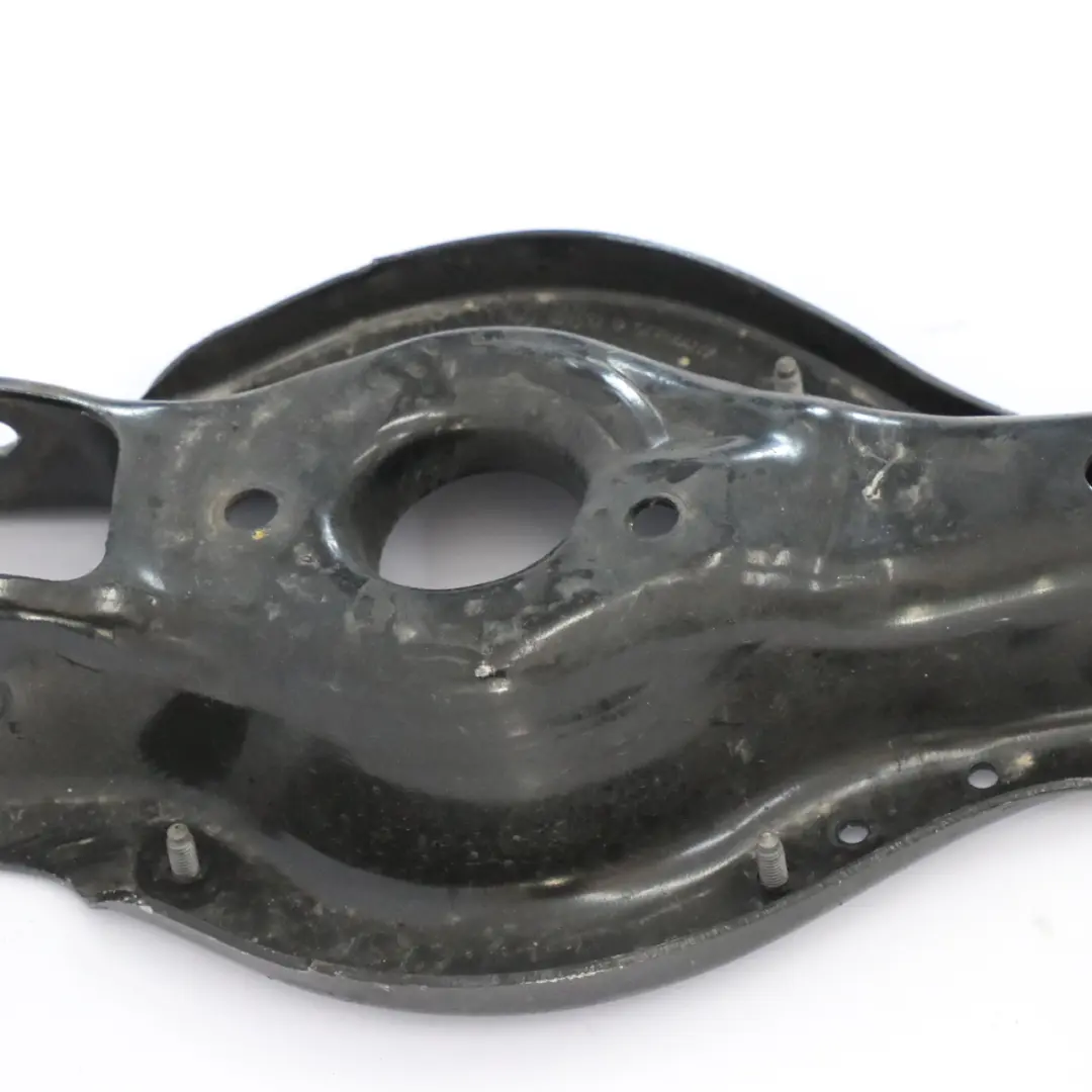 Supporto in gomma per puntone posteriore per BMW F20 F21 F30 F31 F32 F36 G20 con numero di parte 6884694 BMW F20 F21 F30 F31 F32 F36 G20 Supporto in gomma per puntone posteriore - SKU 6884694 - Numero di parte 6884694