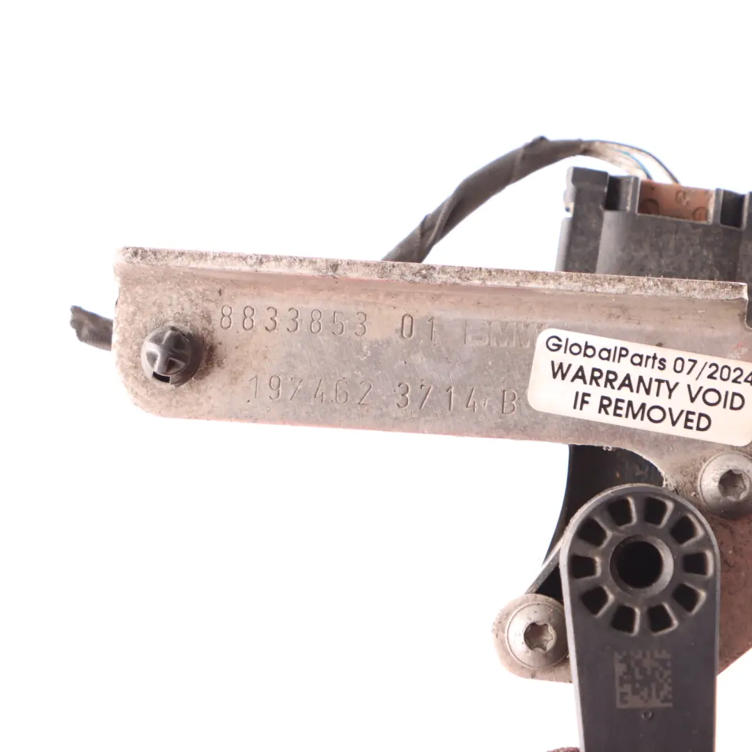 Carcasa del soporte del sensor de nivel de altura de los faros para BMW G30 con número de pieza 6895466 BMW G30 Carcasa del soporte del sensor de nivel de altura de los faros - SKU 6895466-1 - Número de pieza 6895466