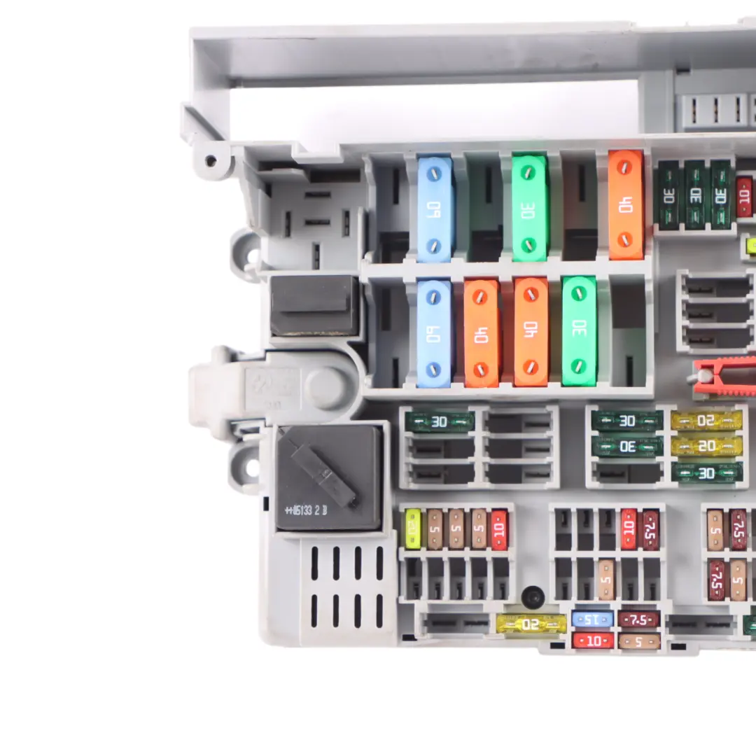 Caja fusibles BMW E87 E90 E91 E92 relé distribución energía delantera para con número de pieza 6978270 Caja fusibles BMW E87 E90 E91 E92 relé distribución energía delantera - SKU 6906607 - Número de pieza 6978270