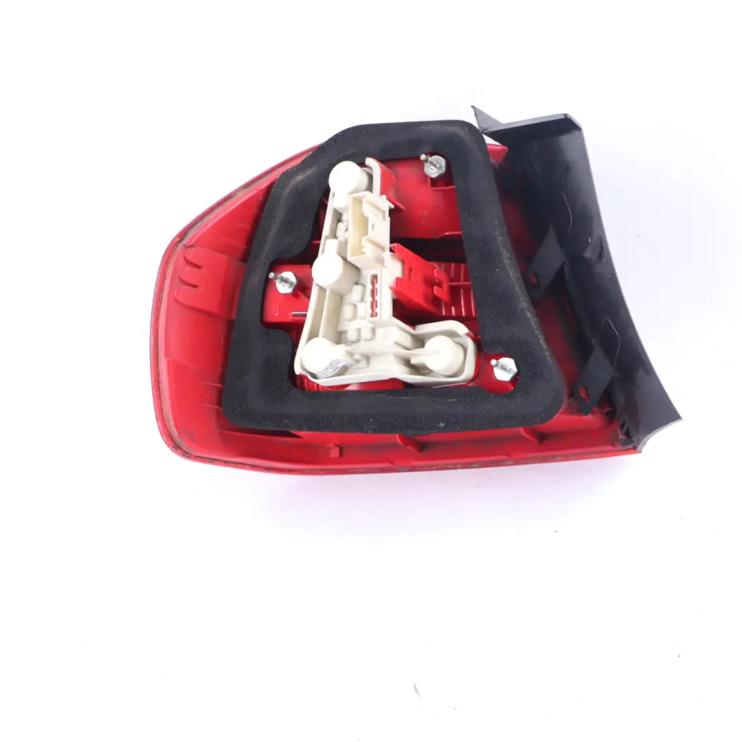 Back Lamp Light Right O/S Tail Lamp Light to BMW E90 Saloon Rear with Part number 6937458 BMW E90 Saloon Rear Back Lamp Light Right O/S Tail Lamp Light - SKU 6937458-4 - Part number 6937458