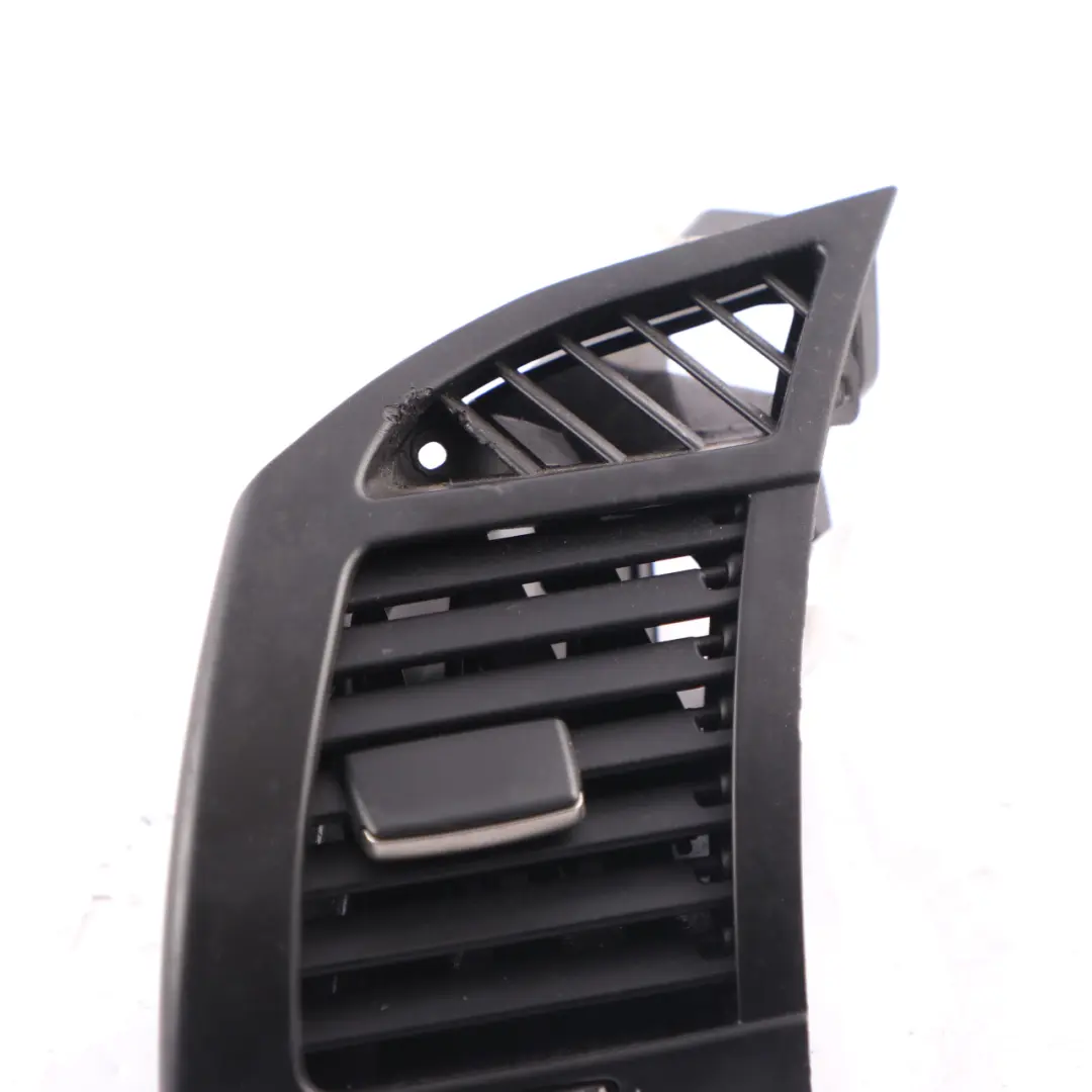 Griglia Aria Fresca Sinistra Sfiato Cruscotto 7025631 per BMW E85 E86 con numero di parte 6945395 BMW E85 E86 Griglia Aria Fresca Sinistra Sfiato Cruscotto 7025631 - SKU 6945395-2 - Numero di parte 6945395