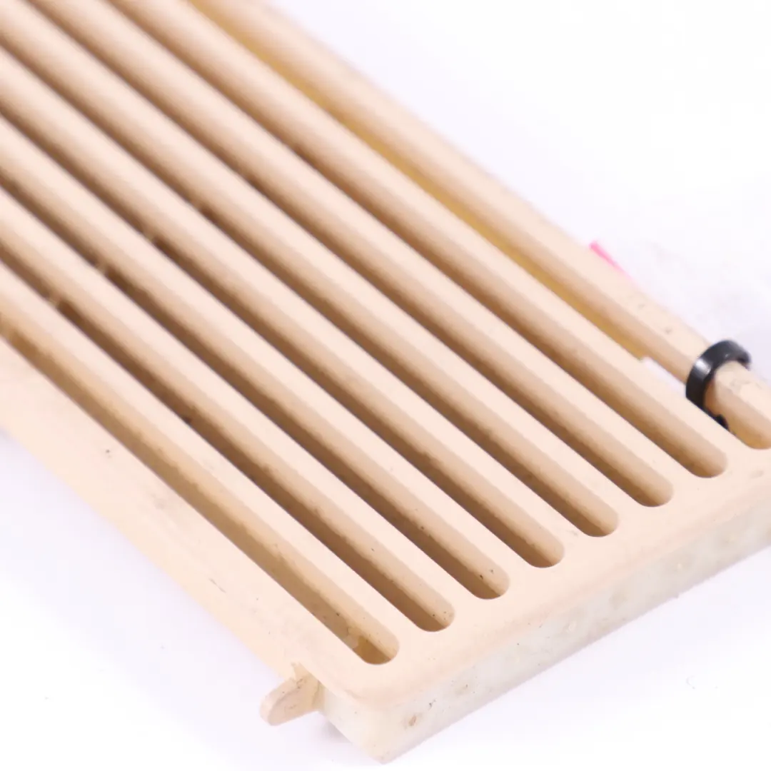 Embellecedor Tabique Superior Cubierta Crema Beige para BMW E93 Convertible con número de pieza 6969925 BMW E93 Convertible Embellecedor Tabique Superior Cubierta Crema Beige - SKU 6969925 - Número de pieza 6969925