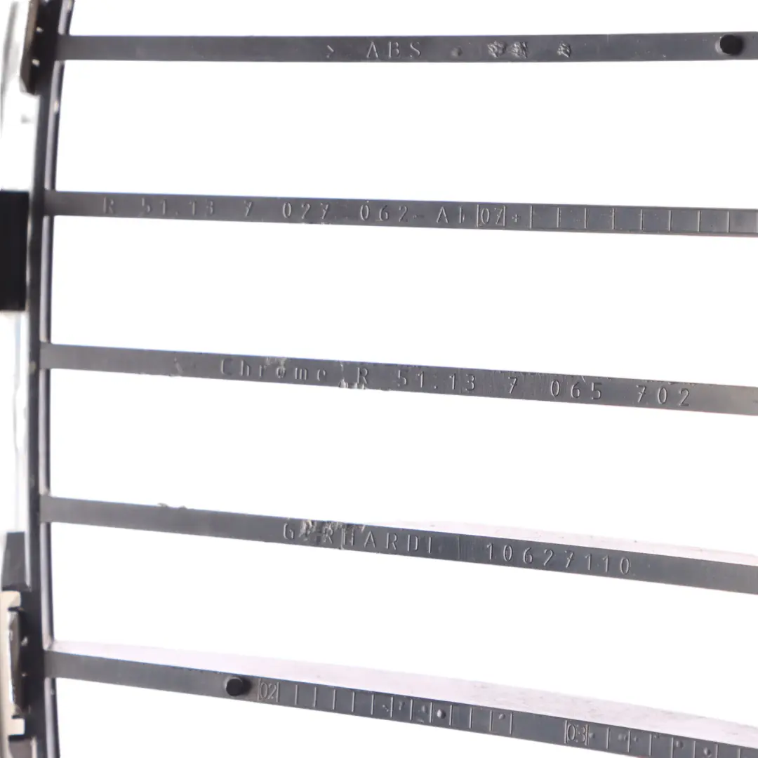 BMW E60 E61 LCI Grille Rognon Droite O/S Chrome Noir - SKU 7027062-1 - Numéro de pièce 7027062