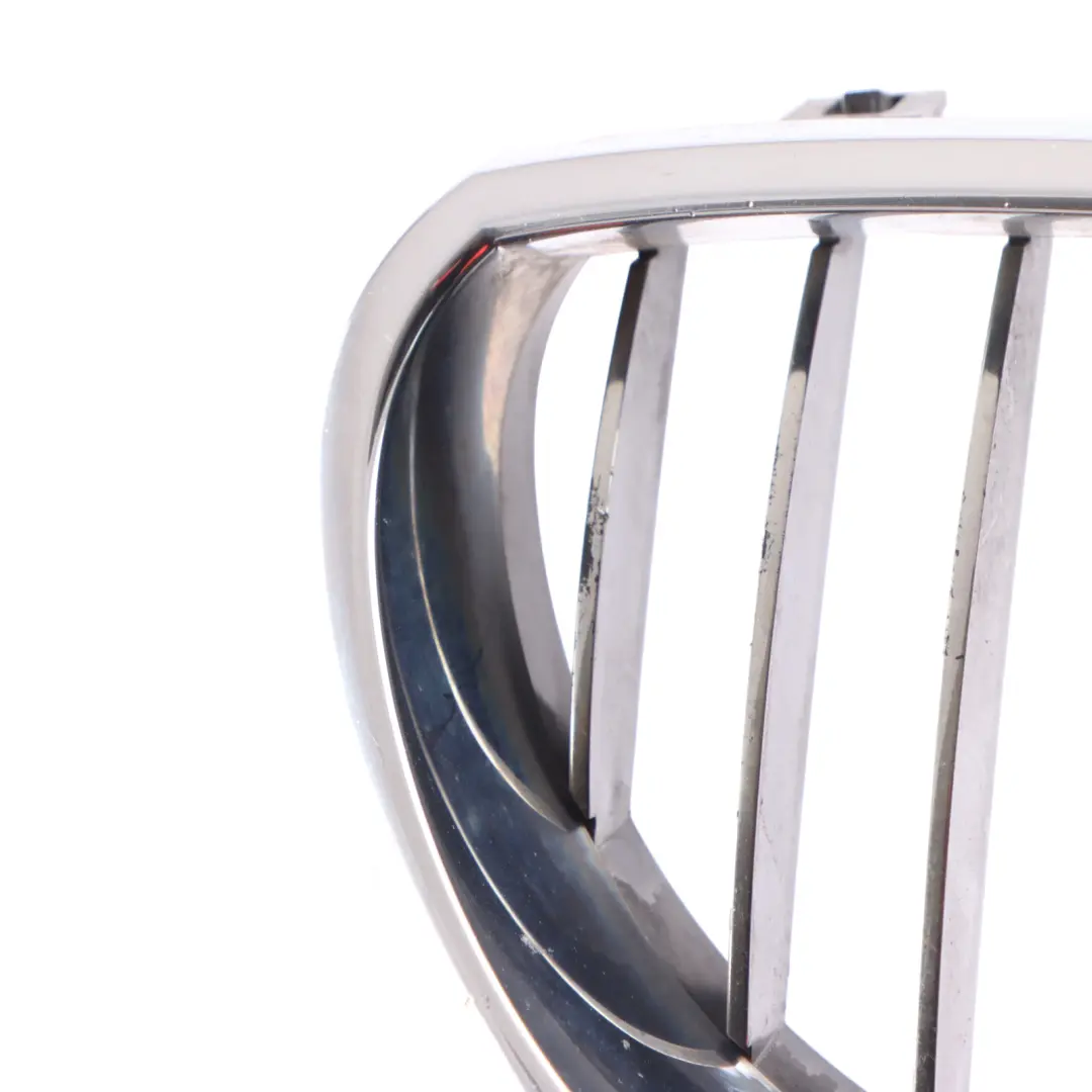 BMW E60 E61 LCI Grille Rognon Droite O/S Chrome Noir - SKU 7027062-1 - Numéro de pièce 7027062