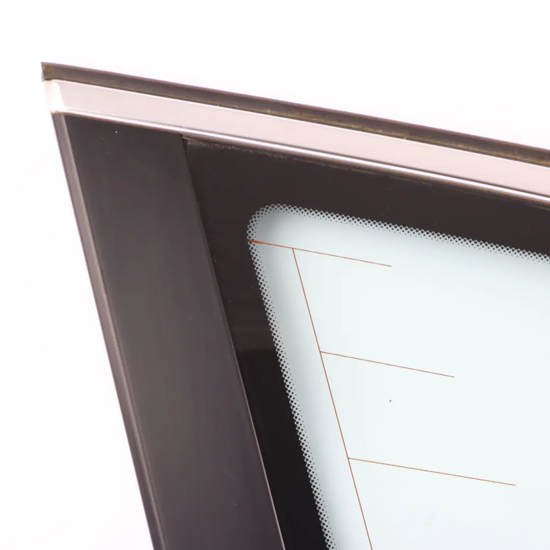 Finestrino Laterale Vetro Posteriore Sinistro Verde AS2 per BMW F11 Touring con numero di parte 7046259 BMW F11 Touring Finestrino Laterale Vetro Posteriore Sinistro Verde AS2 - SKU 7046259 - Numero di parte 7046259