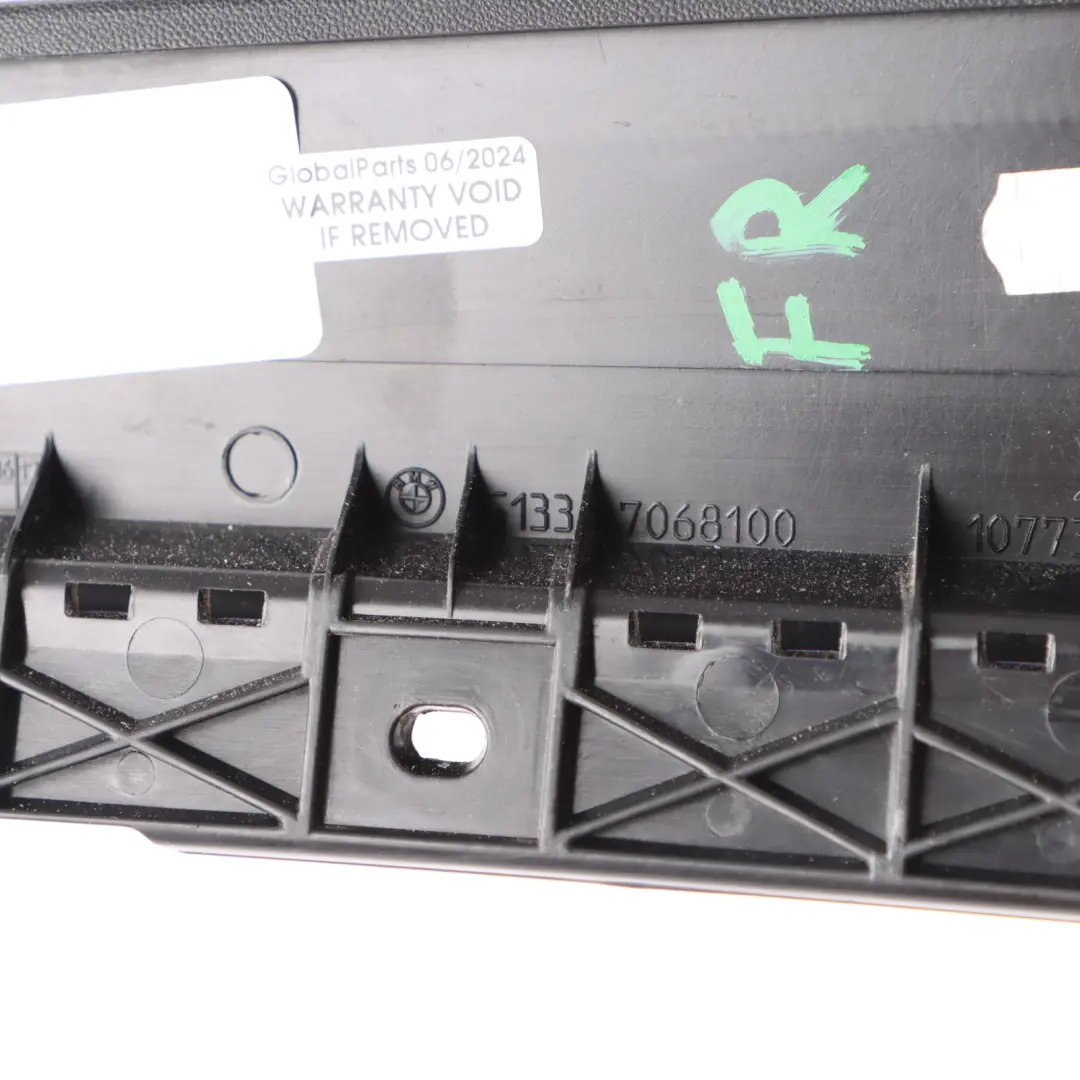 BMW 1 Series 2 E87 Finisher Window Frame B-pillar Cover Front Right Door O/S - SKU 7068100-2 - Part number 7068100