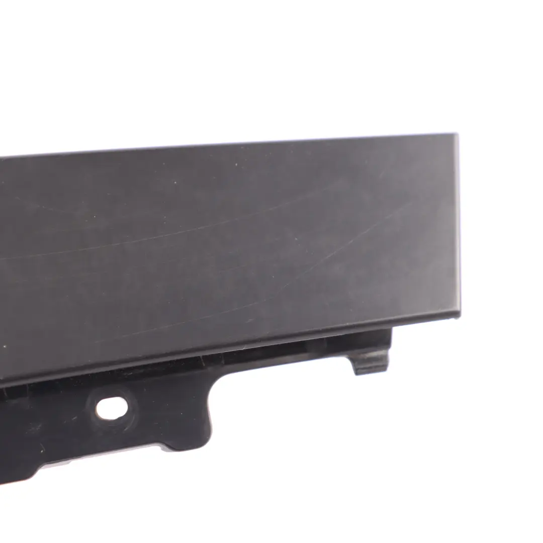 Finisher Window Frame B-pillar Cover Front Right Door O/S to BMW 1 Series 2 E87 with Part number 7068100 BMW 1 Series 2 E87 Finisher Window Frame B-pillar Cover Front Right Door O/S - SKU 7068100-2 - Part number 7068100