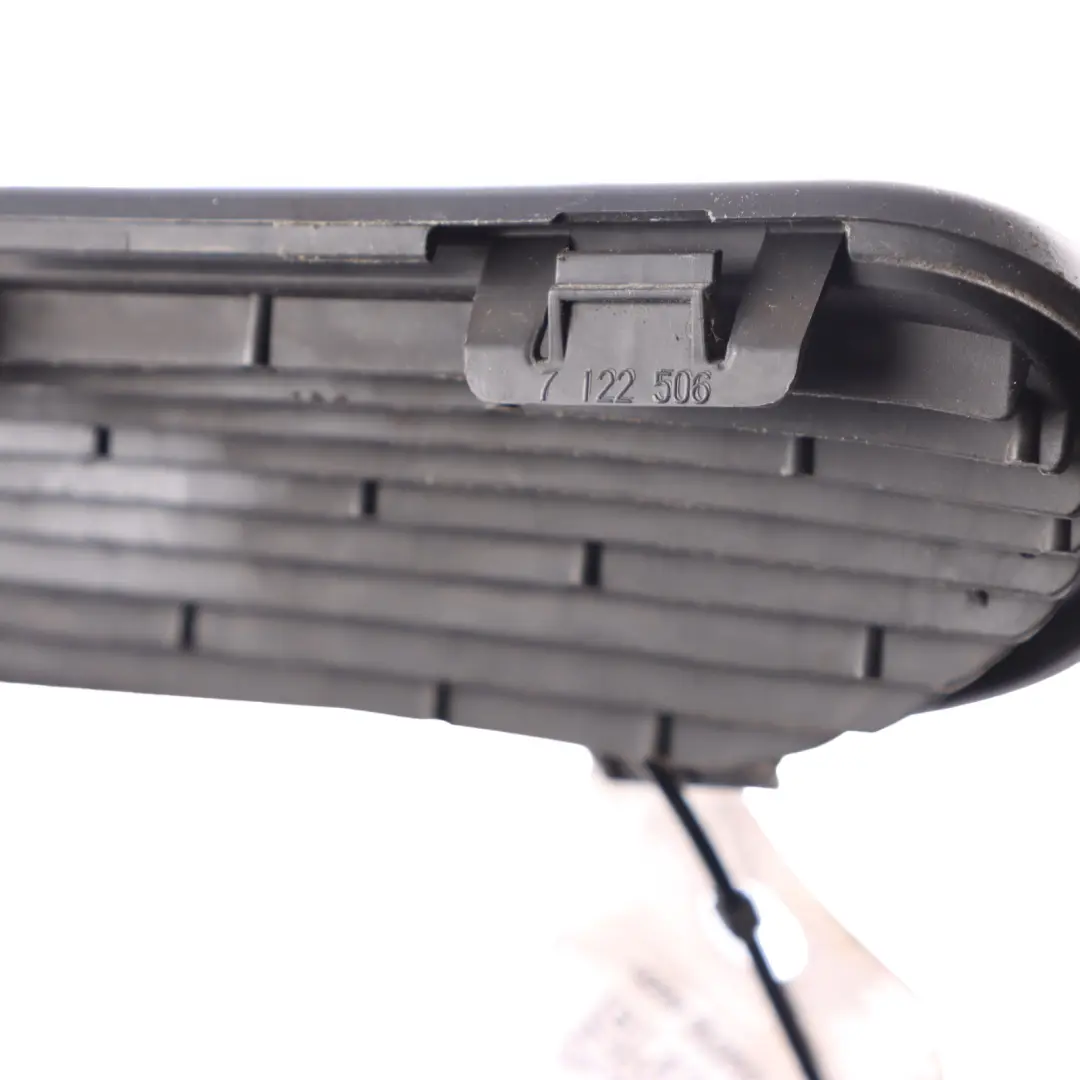 Top Trim Grille Schwarz Blue Front Right O/S to Mini Cooper R50 R52 R53 with Part number 7122506 Mini Cooper R50 R52 R53 Top Trim Grille Schwarz Blue Front Right O/S - SKU 7122506-3 - Part number 7122506